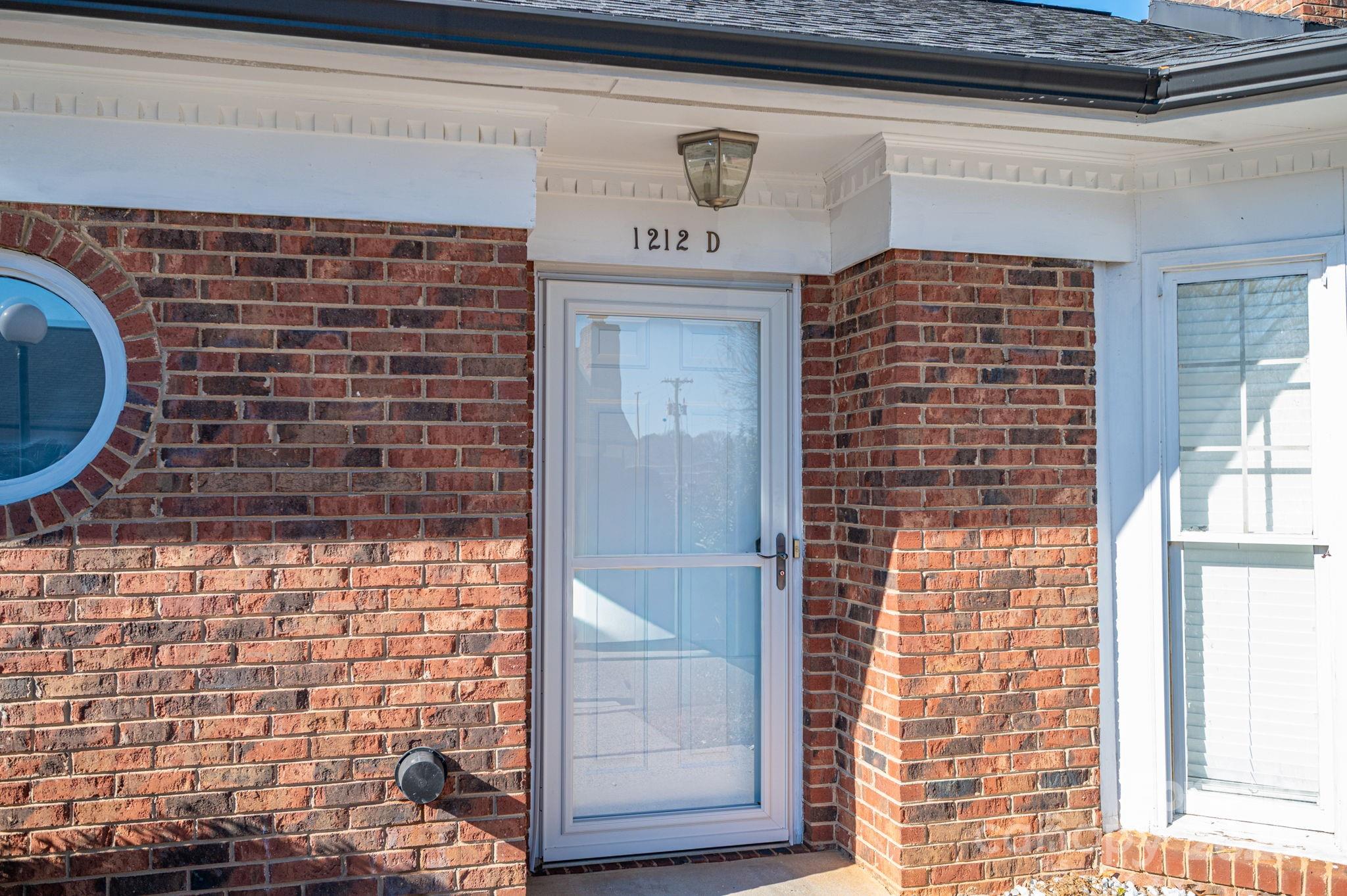 1212 E Franklin Boulevard D Property Photo 2