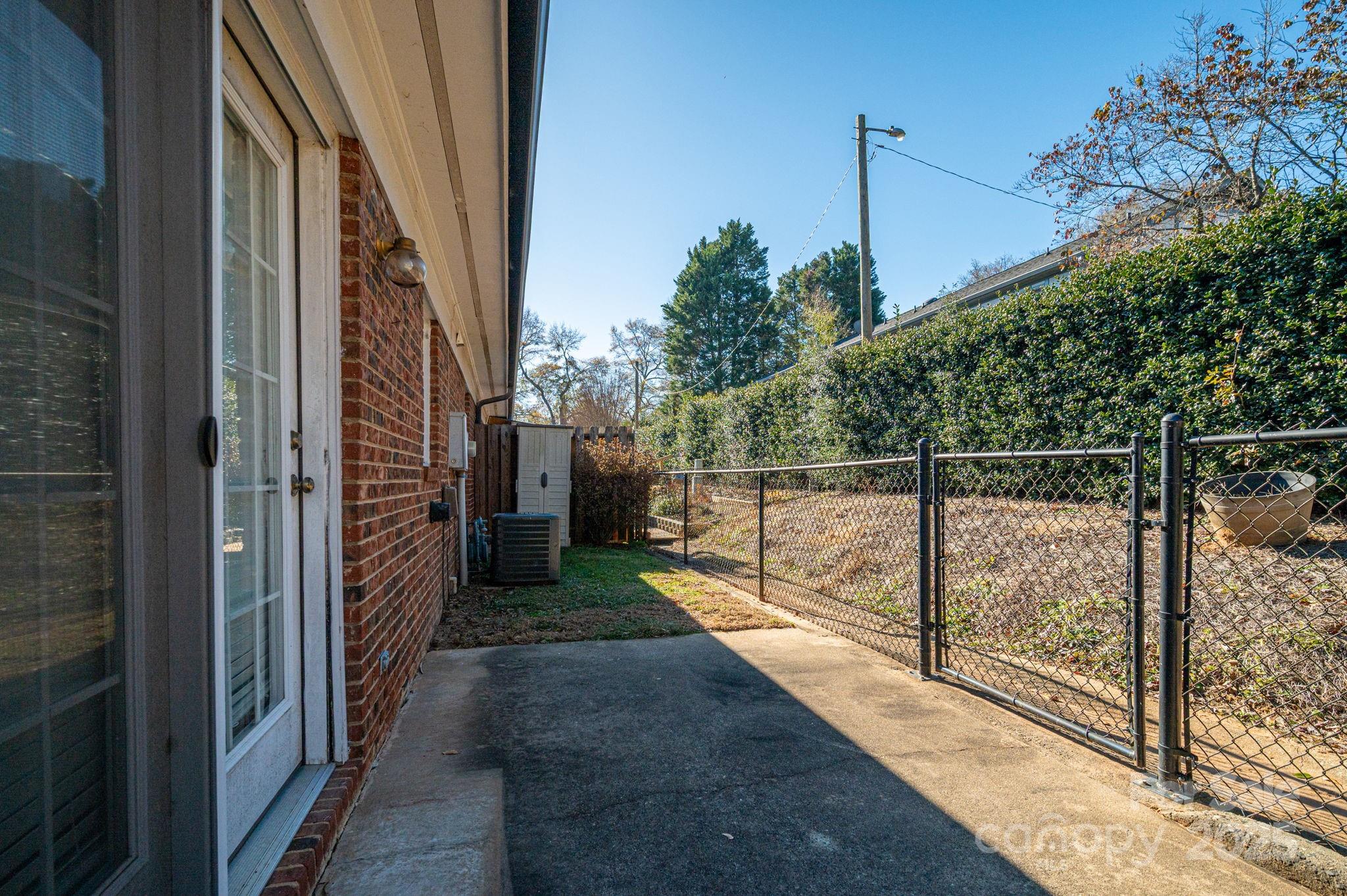 1212 E Franklin Boulevard D Property Photo 32