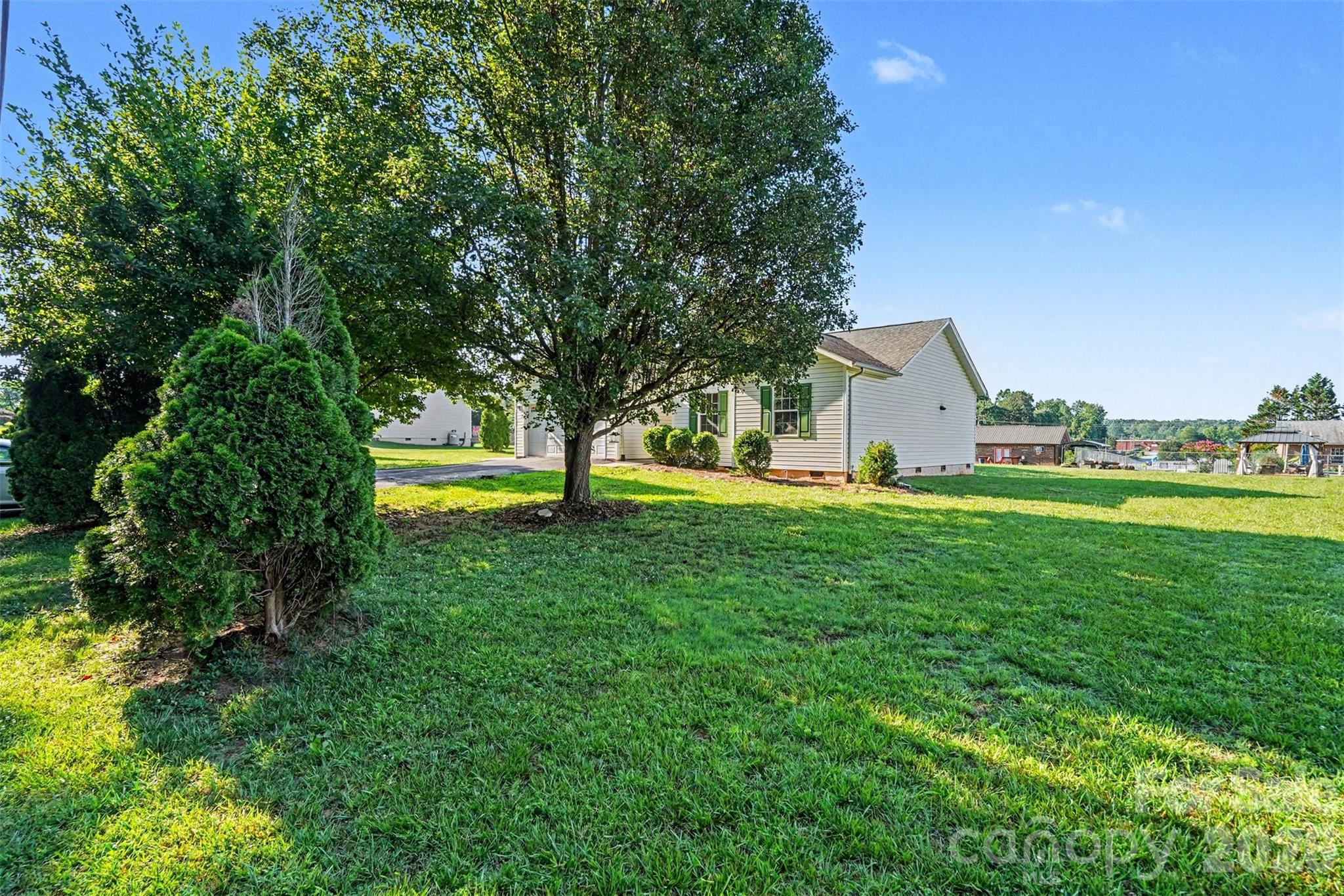105 3rd Avenue Property Photo 1