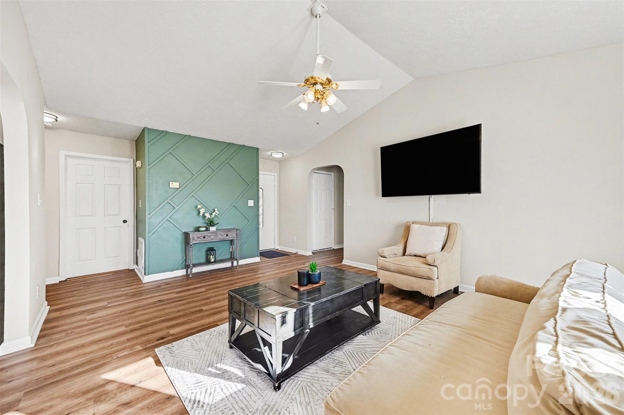 105 3rd Avenue Property Photo 8