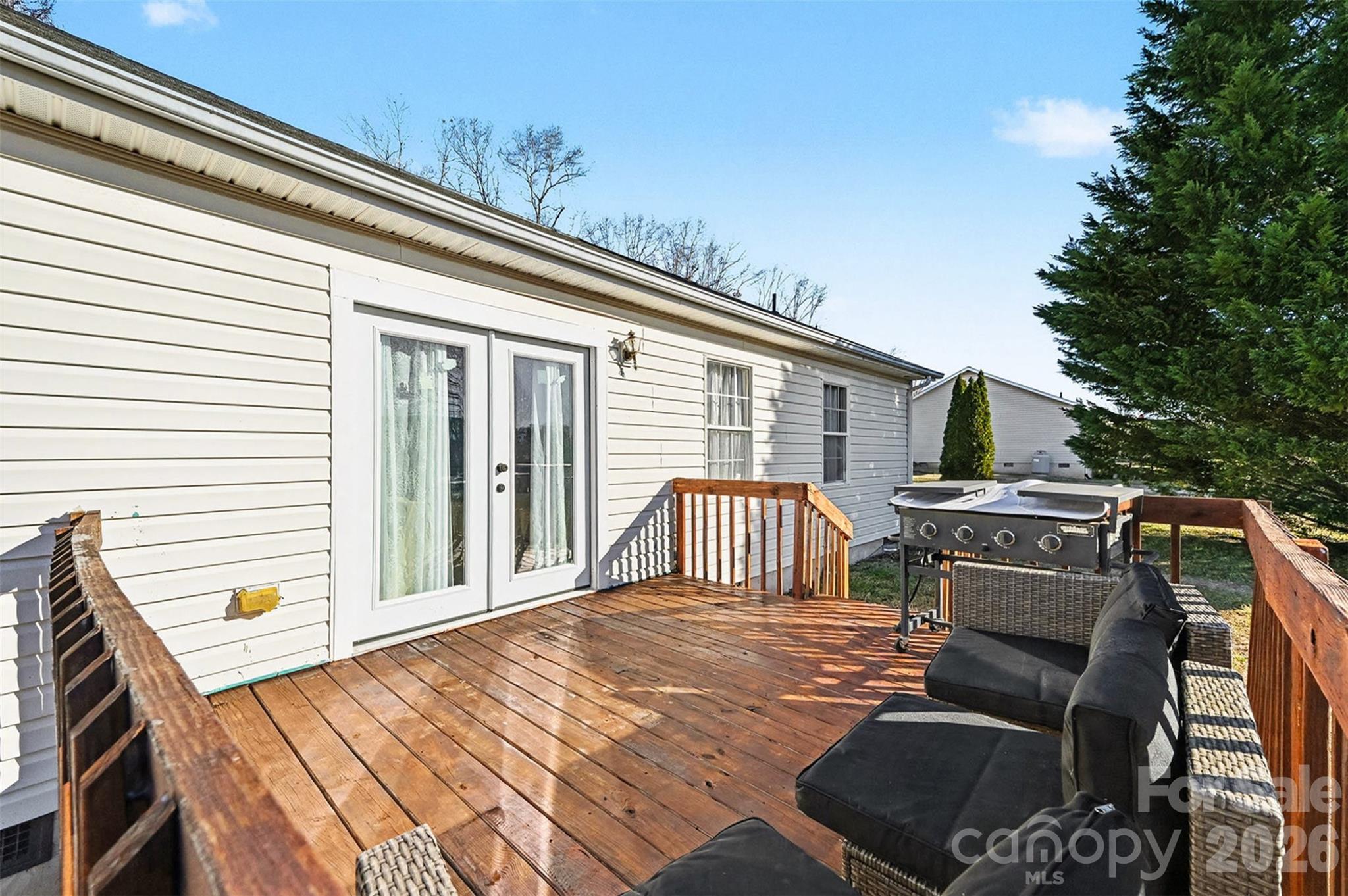 105 3rd Avenue Property Photo 28