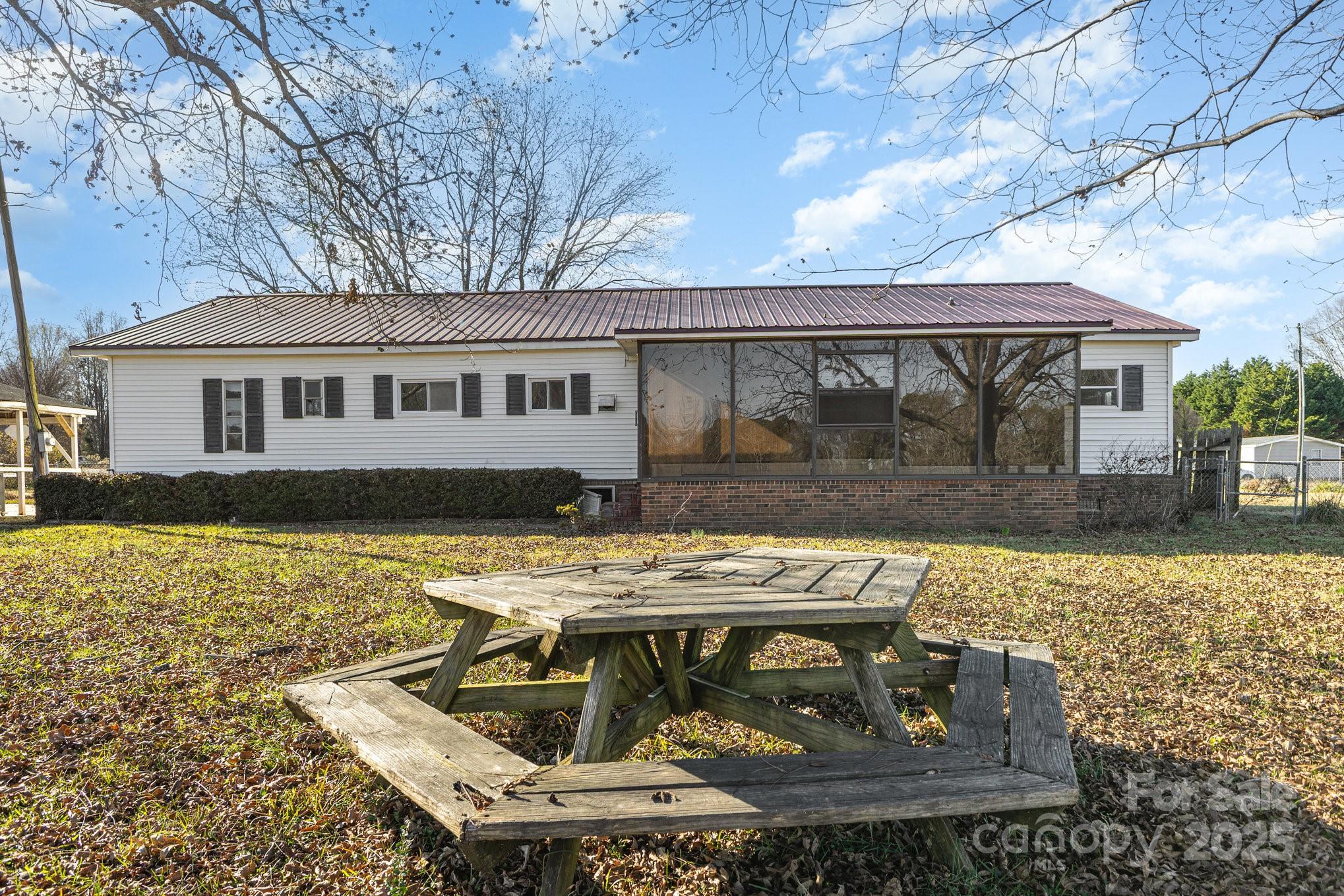 610 Osteen Road Property Photo 3