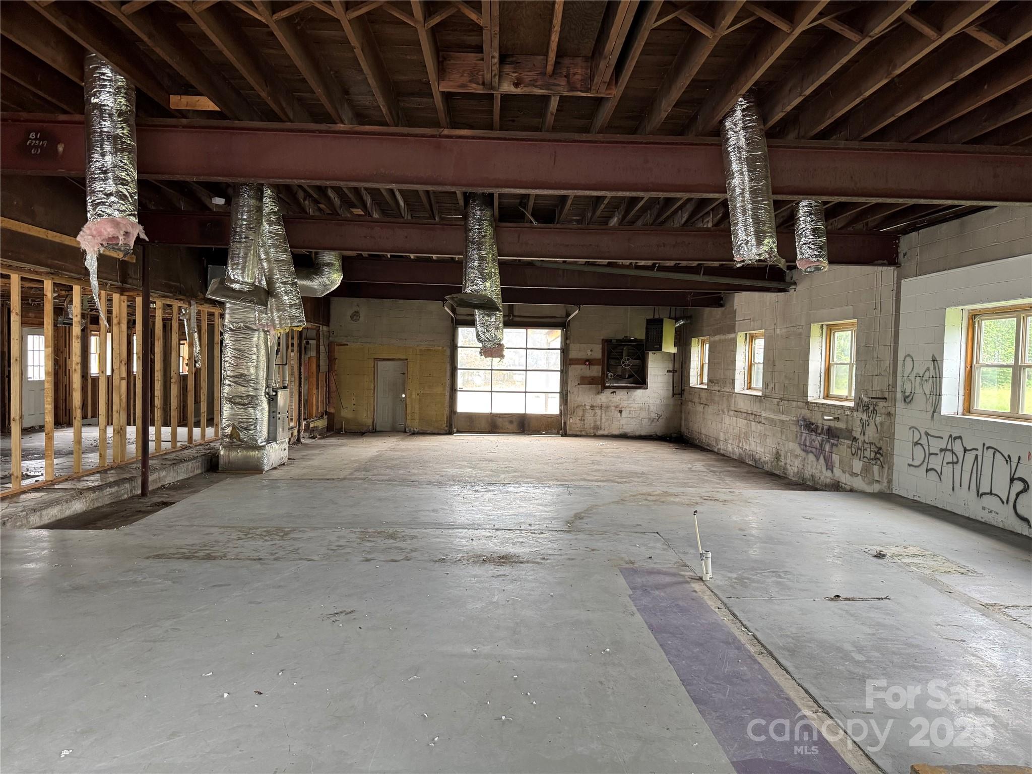 280 S Broad Street Property Photo 14