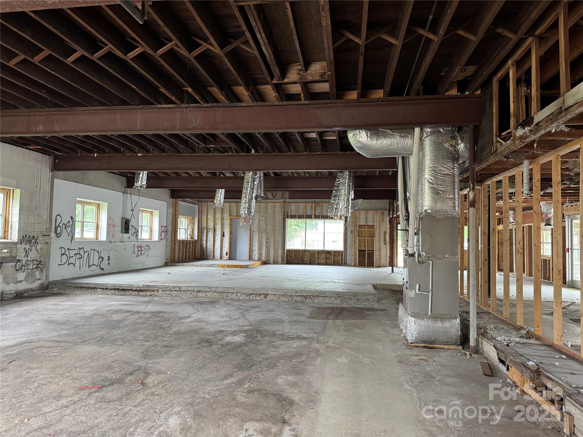 280 S Broad Street Property Photo 15