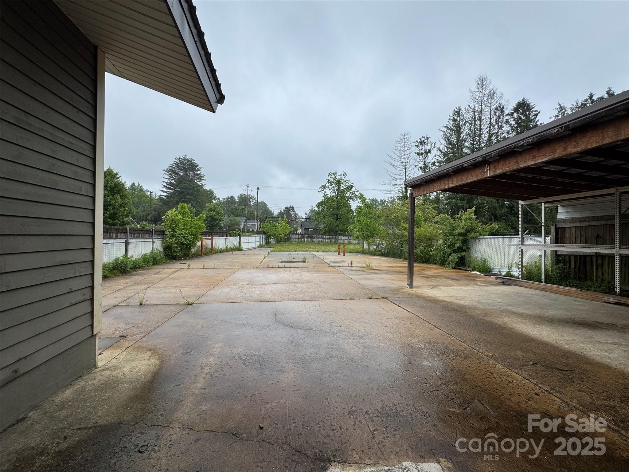 280 S Broad Street Property Photo 16