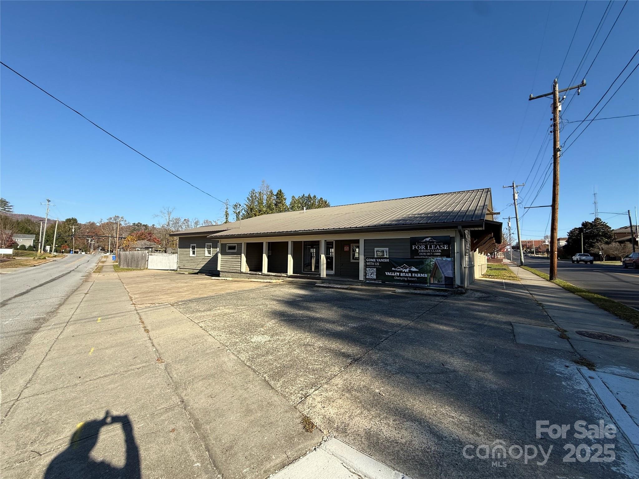 280 S Broad Street Property Photo 13