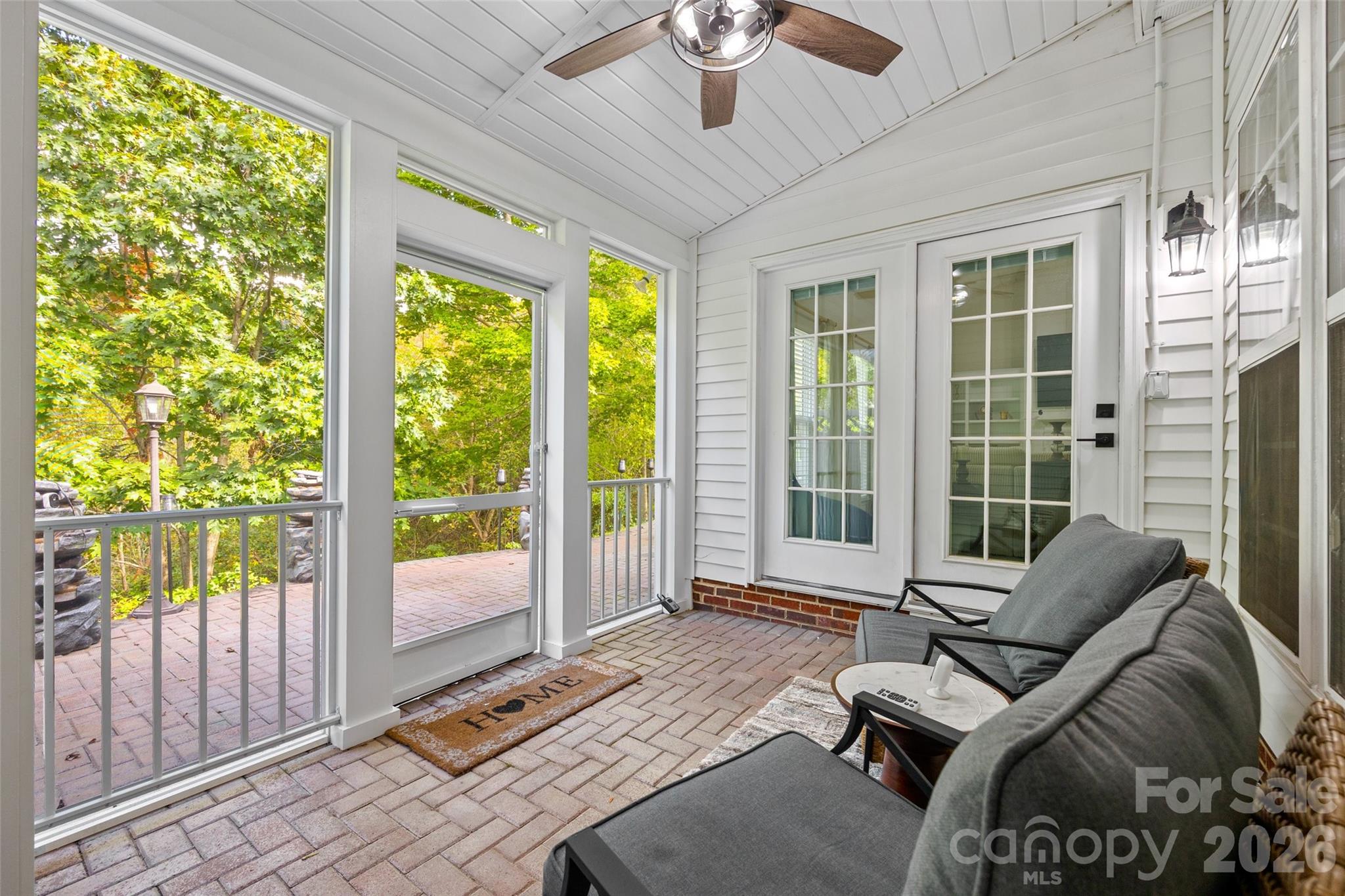 14569 Greenpoint Lane Property Photo 3