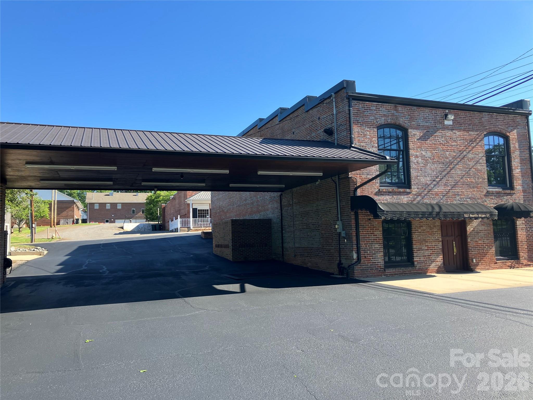 157 N Main Street Property Photo 1