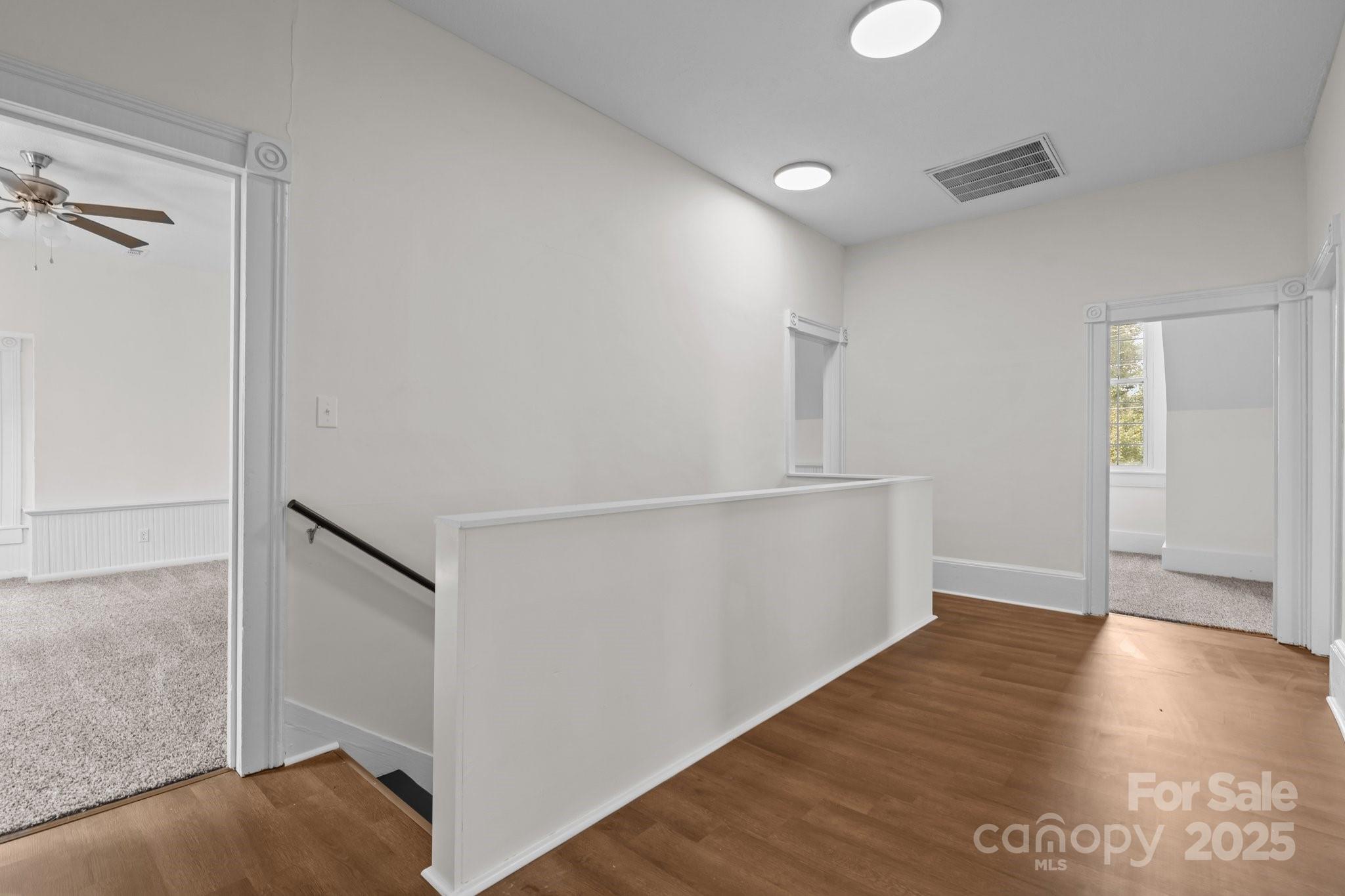 301 W Central Street Property Photo 9