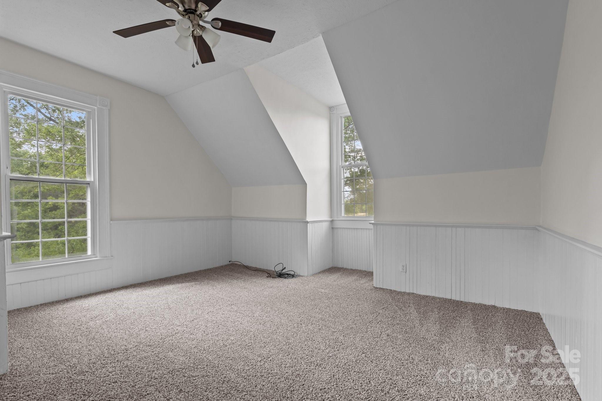 301 W Central Street Property Photo 10