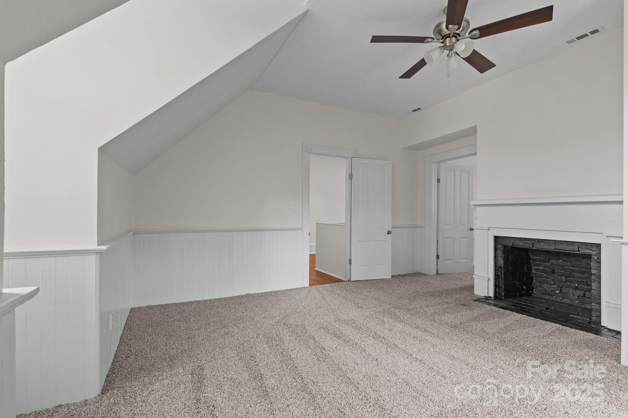 301 W Central Street Property Photo 15