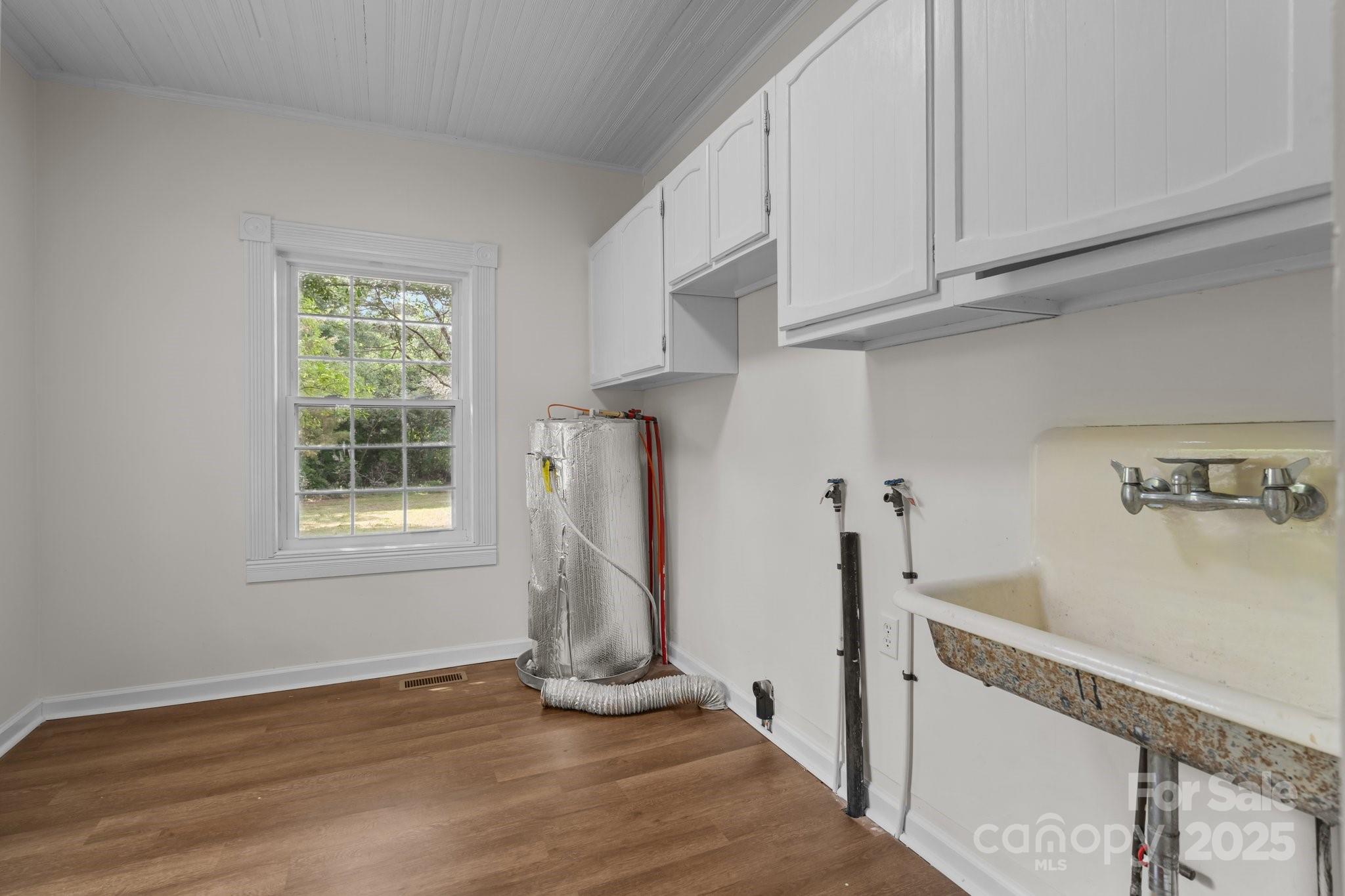301 W Central Street Property Photo 24