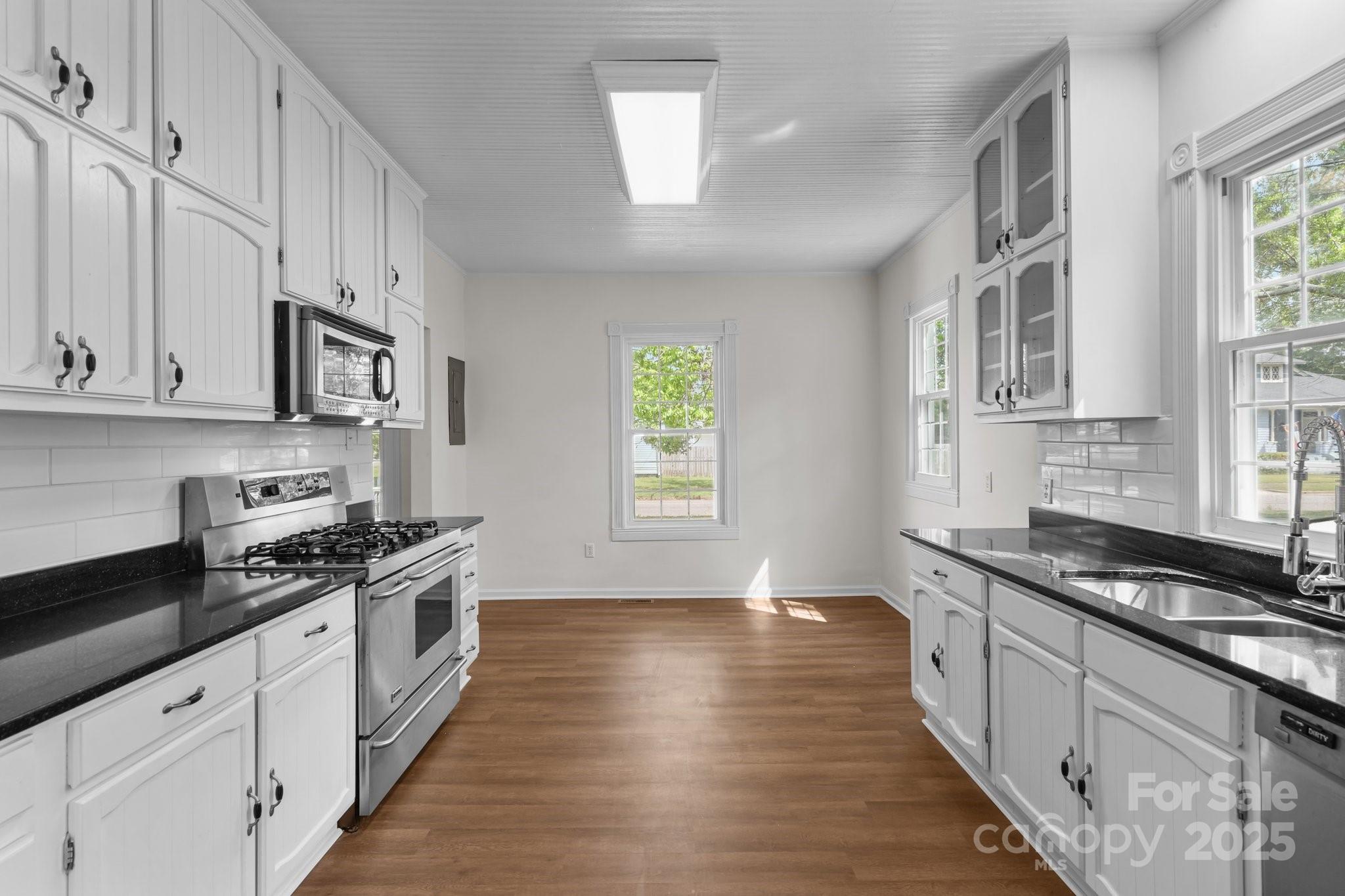 301 W Central Street Property Photo 28