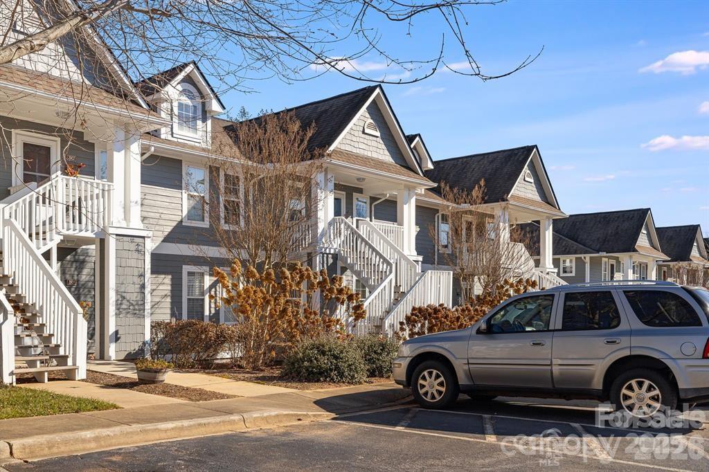 2904 Sagamore Lane Property Photo 3