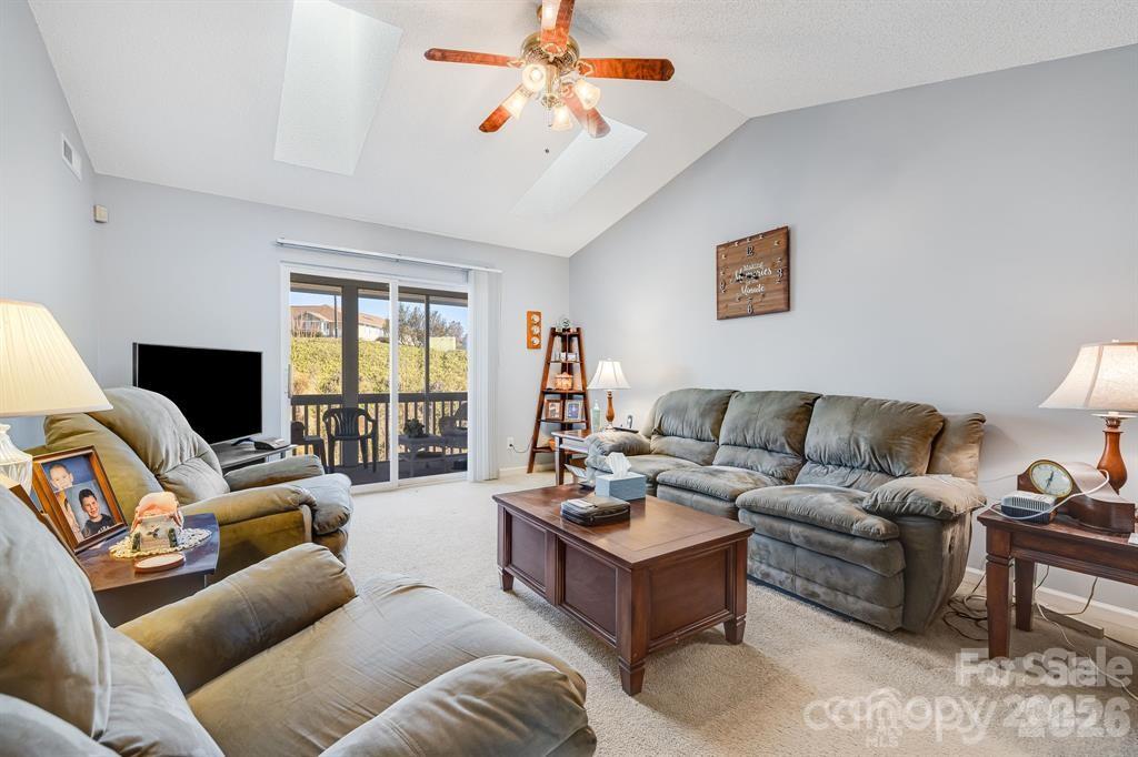 2904 Sagamore Lane Property Photo 4