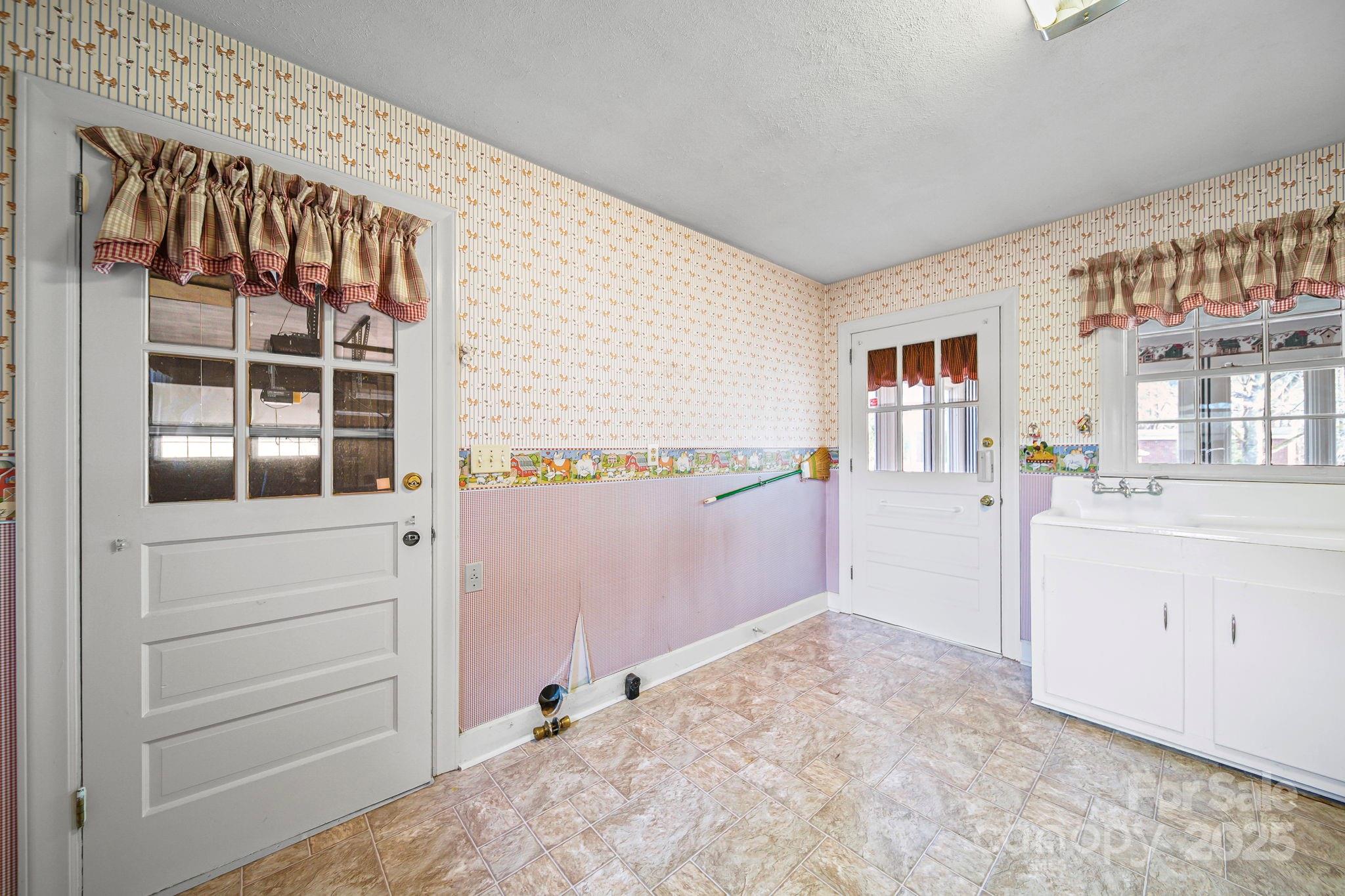 1223 Walker Road Property Photo 12