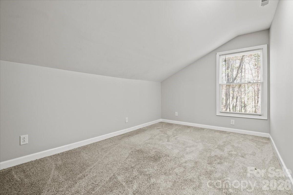 305 Virginia Avenue Property Photo 31
