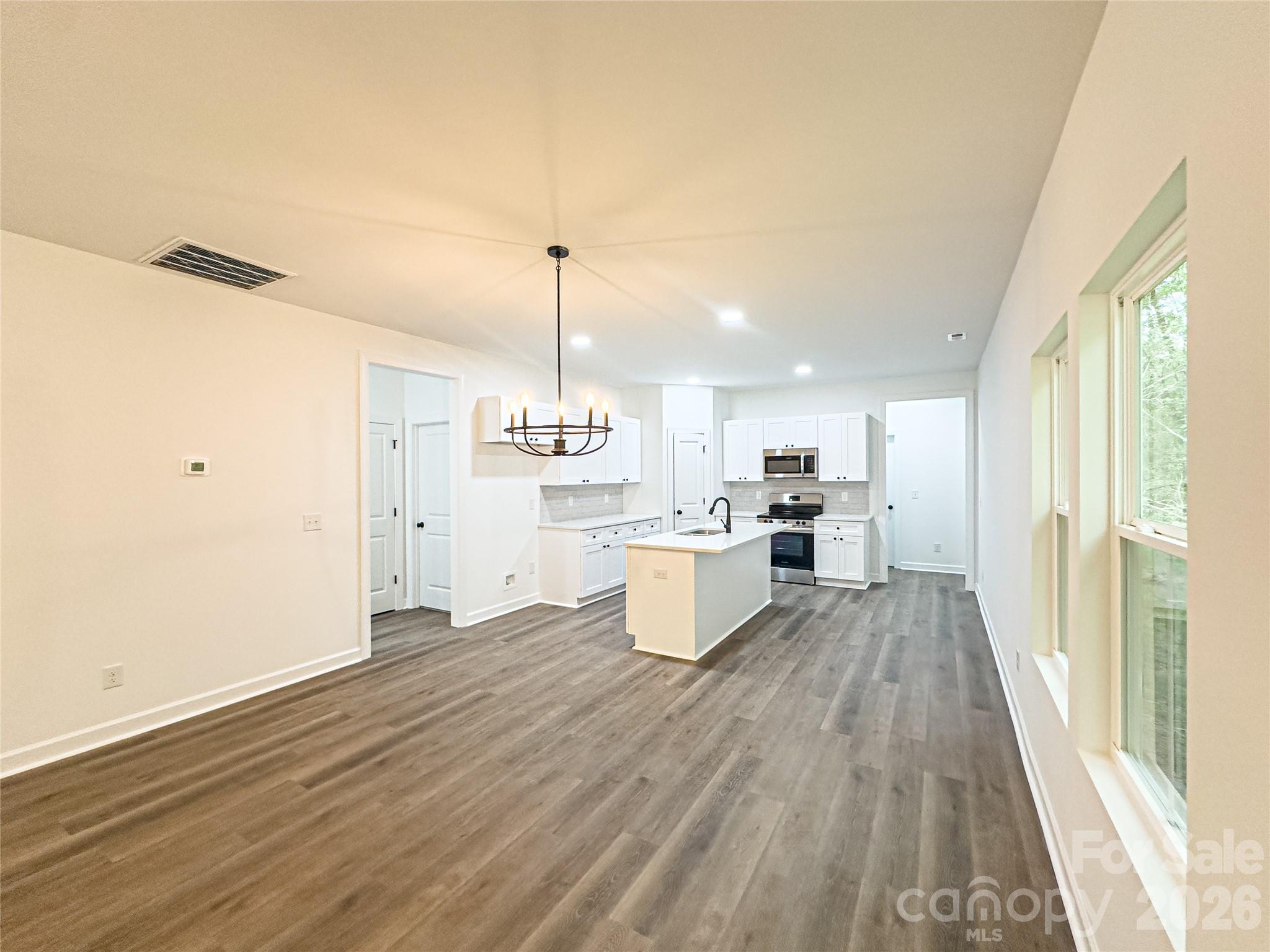 1129 Grady Street Property Photo 8