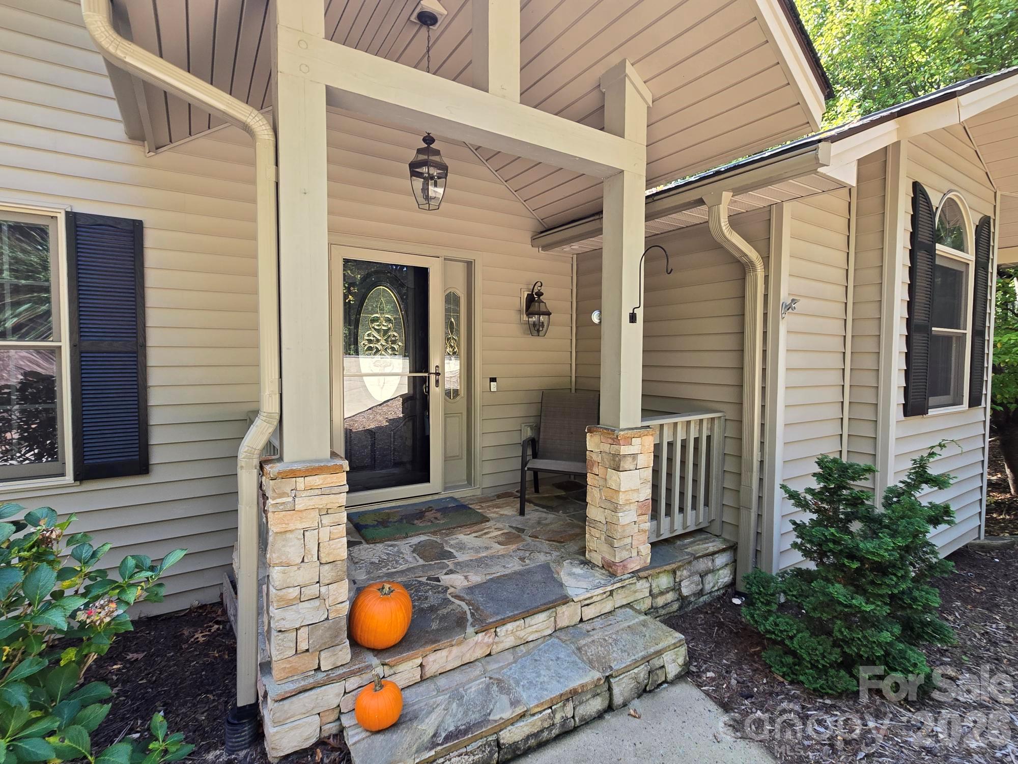 128 Sullivan Lane Property Photo 3