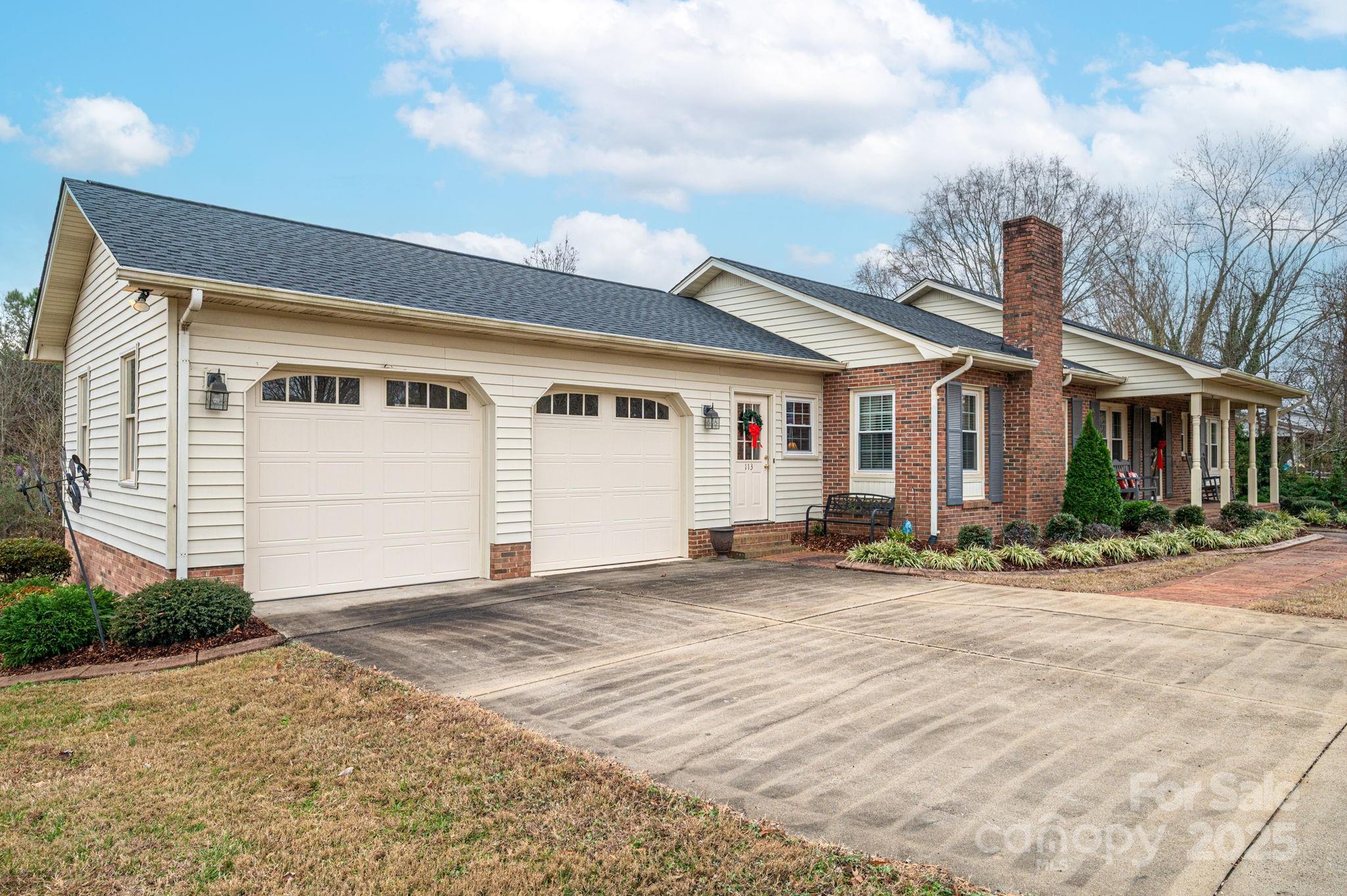 113 Old Stagecoach Road Property Photo 2