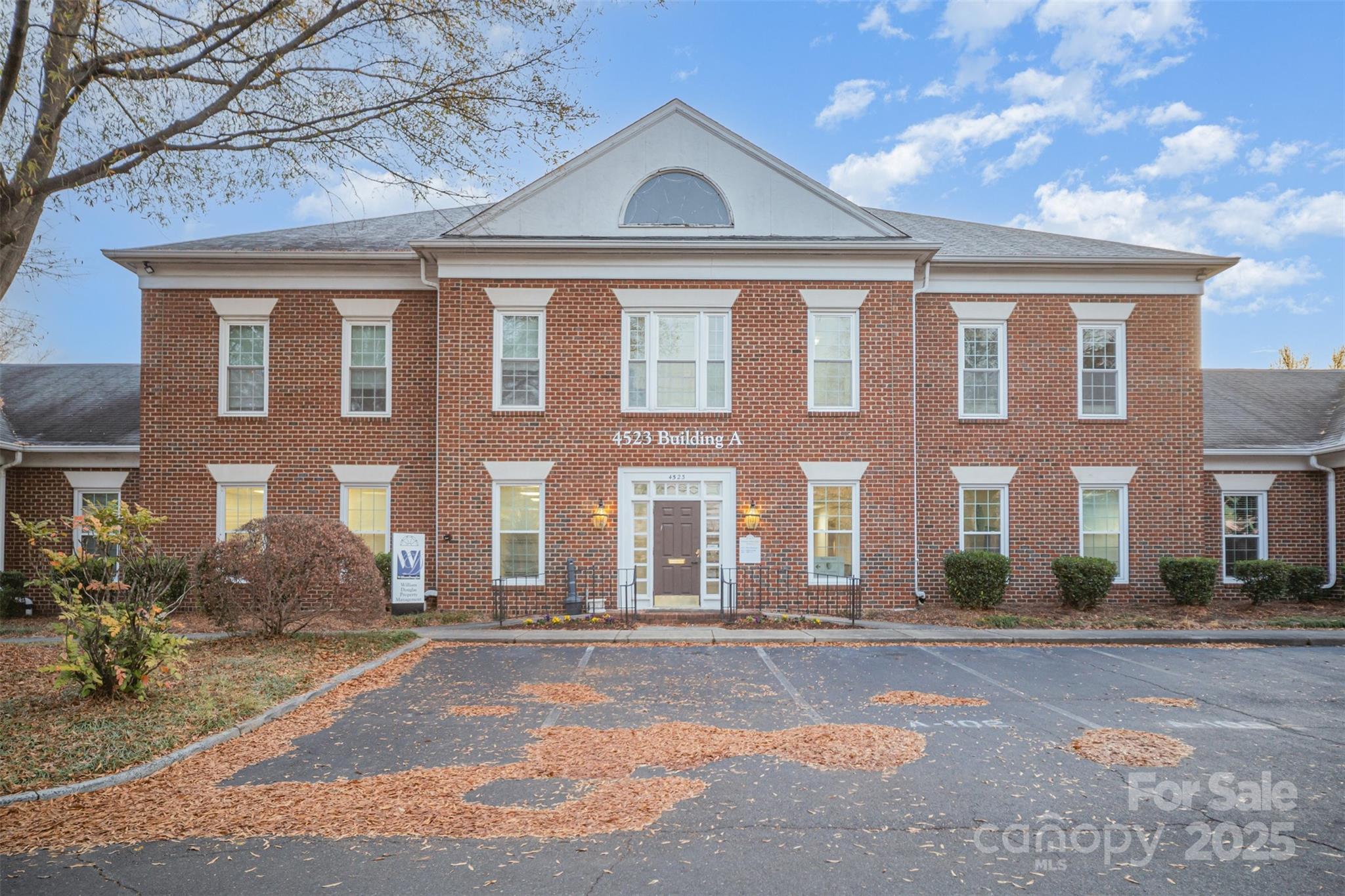 4523 Park Road Property Photo 1