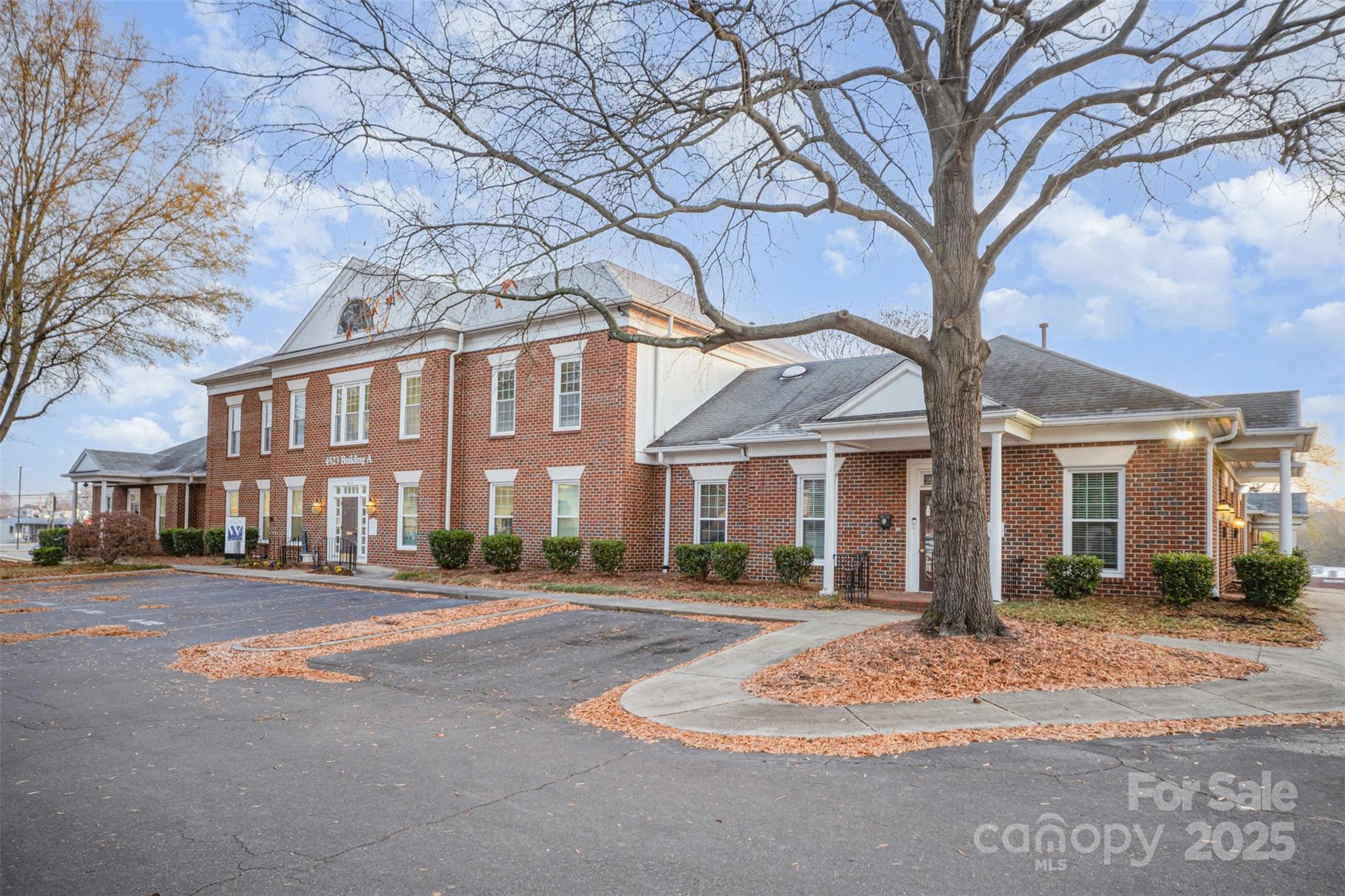 4523 Park Road Property Photo 2