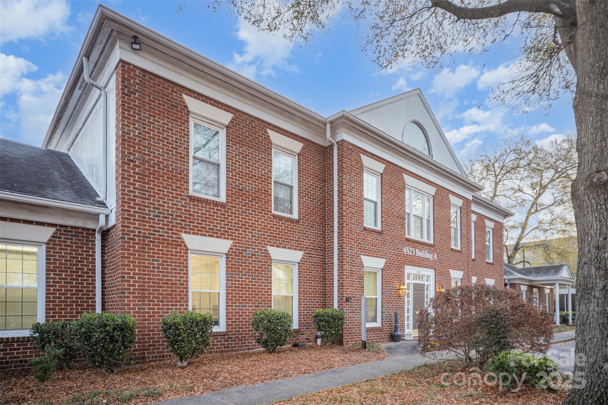 4523 Park Road Property Photo 3