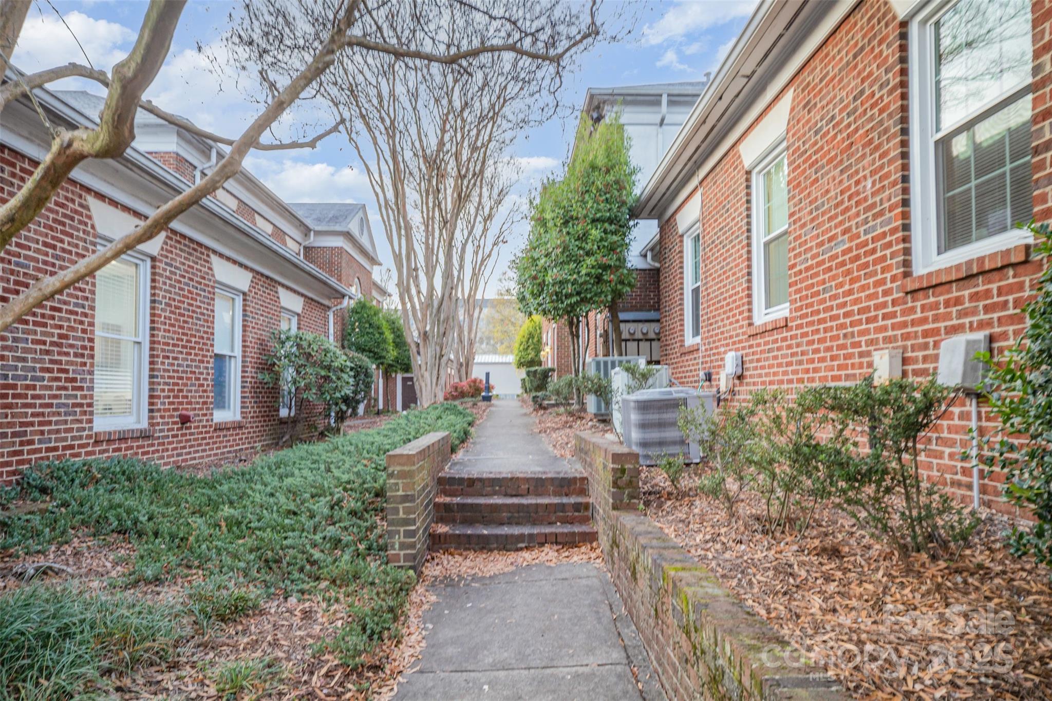 4523 Park Road Property Photo 6