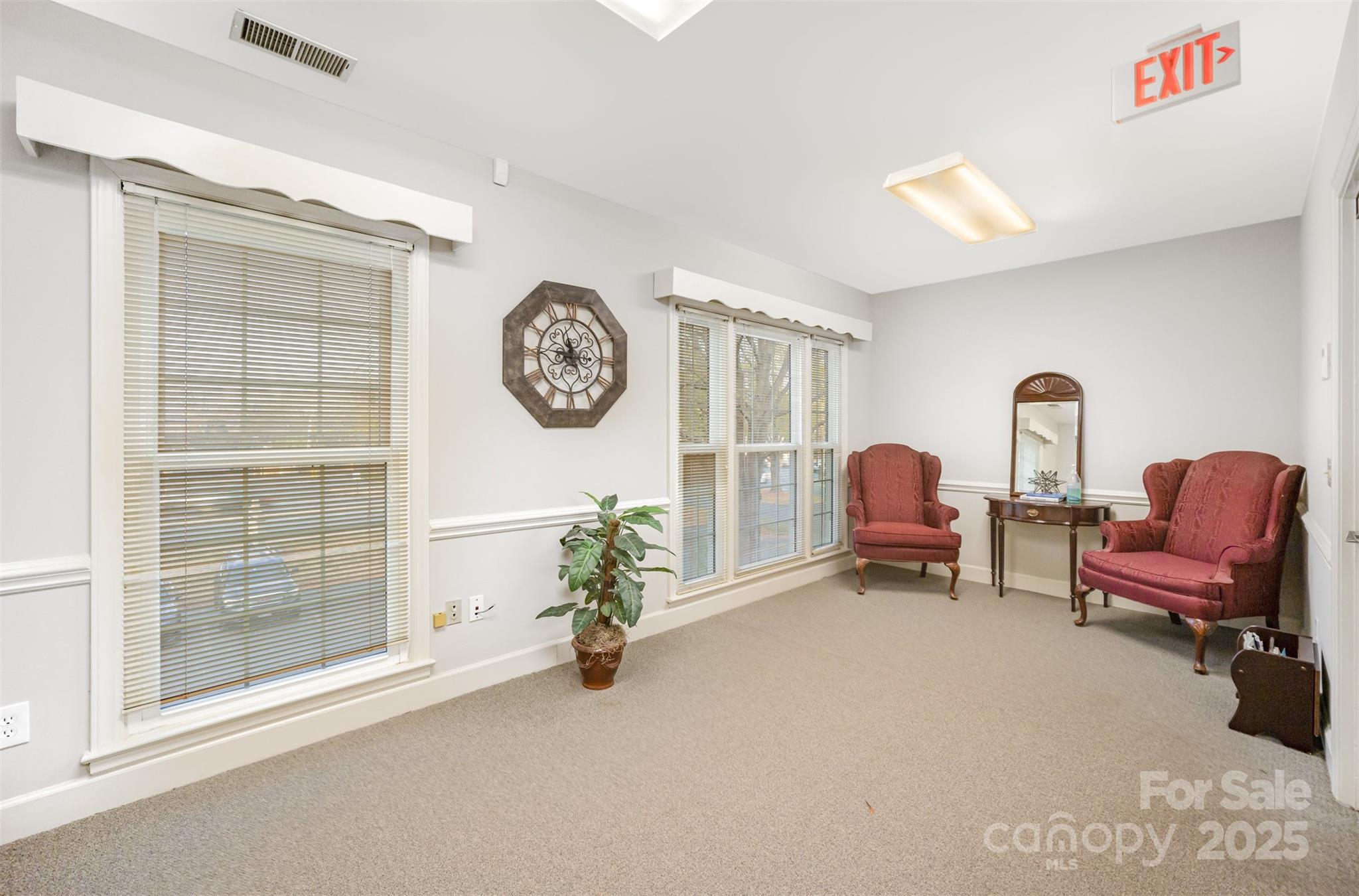 4523 Park Road Property Photo 10