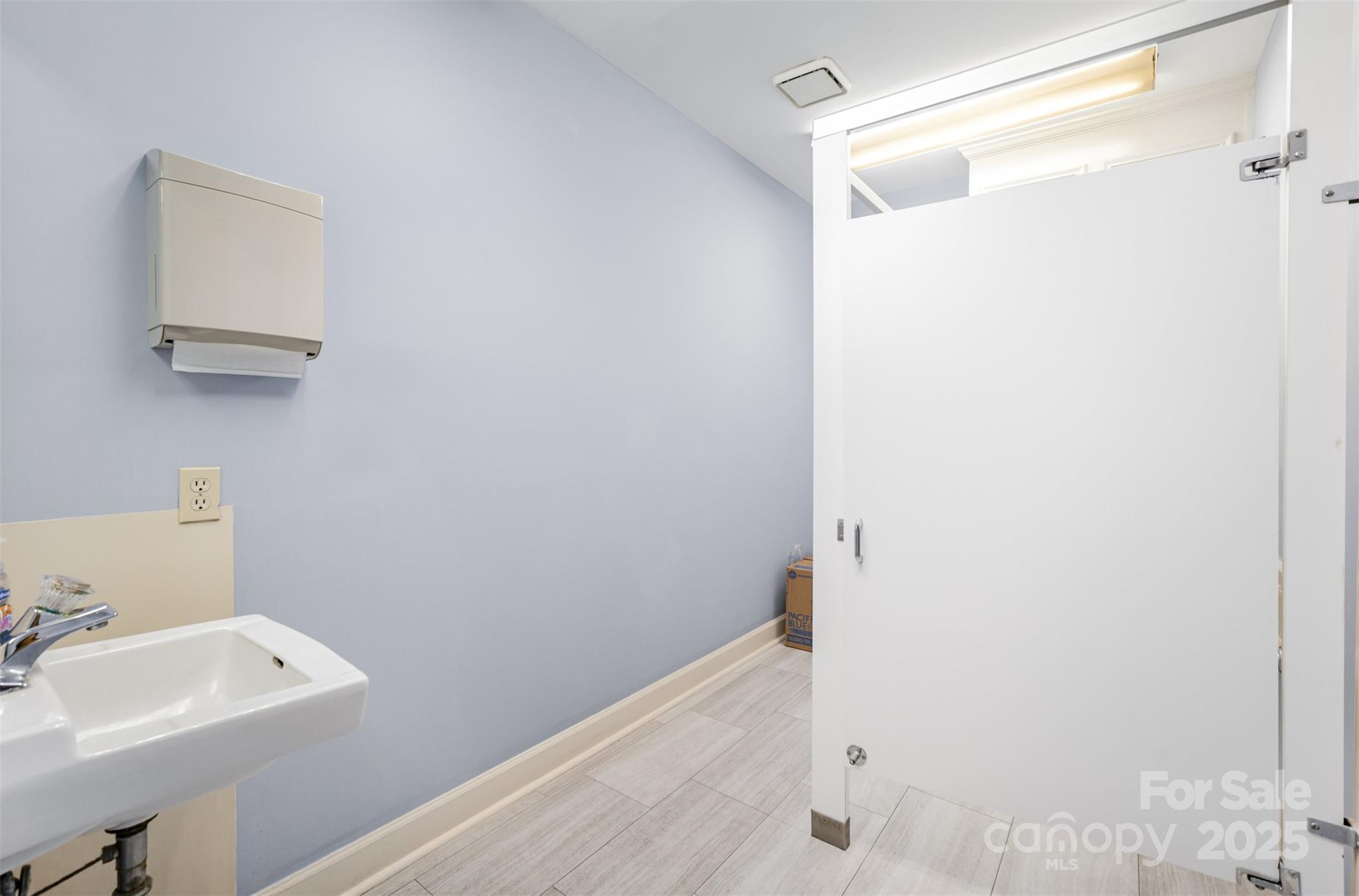 4523 Park Road Property Photo 45