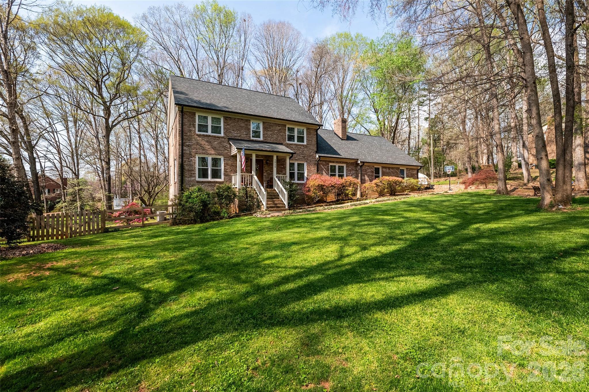 1015 Quail Circle Property Photo 2