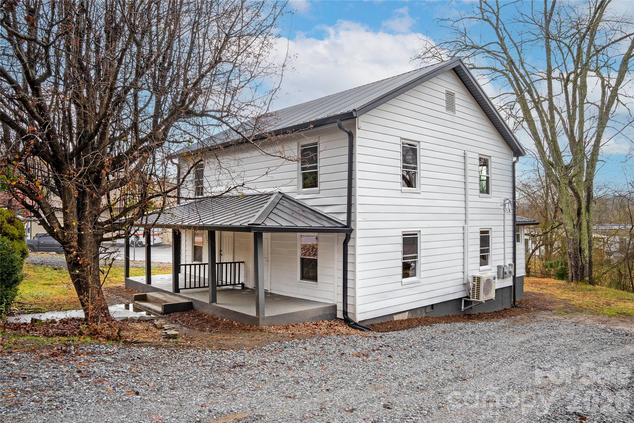 576 Pickens Highway Property Photo 2