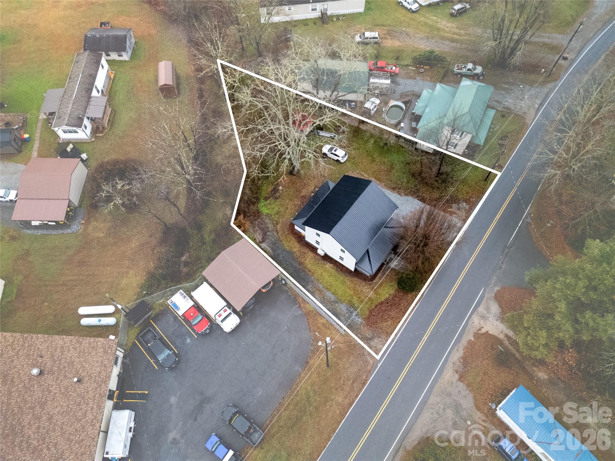 576 Pickens Highway Property Photo 5