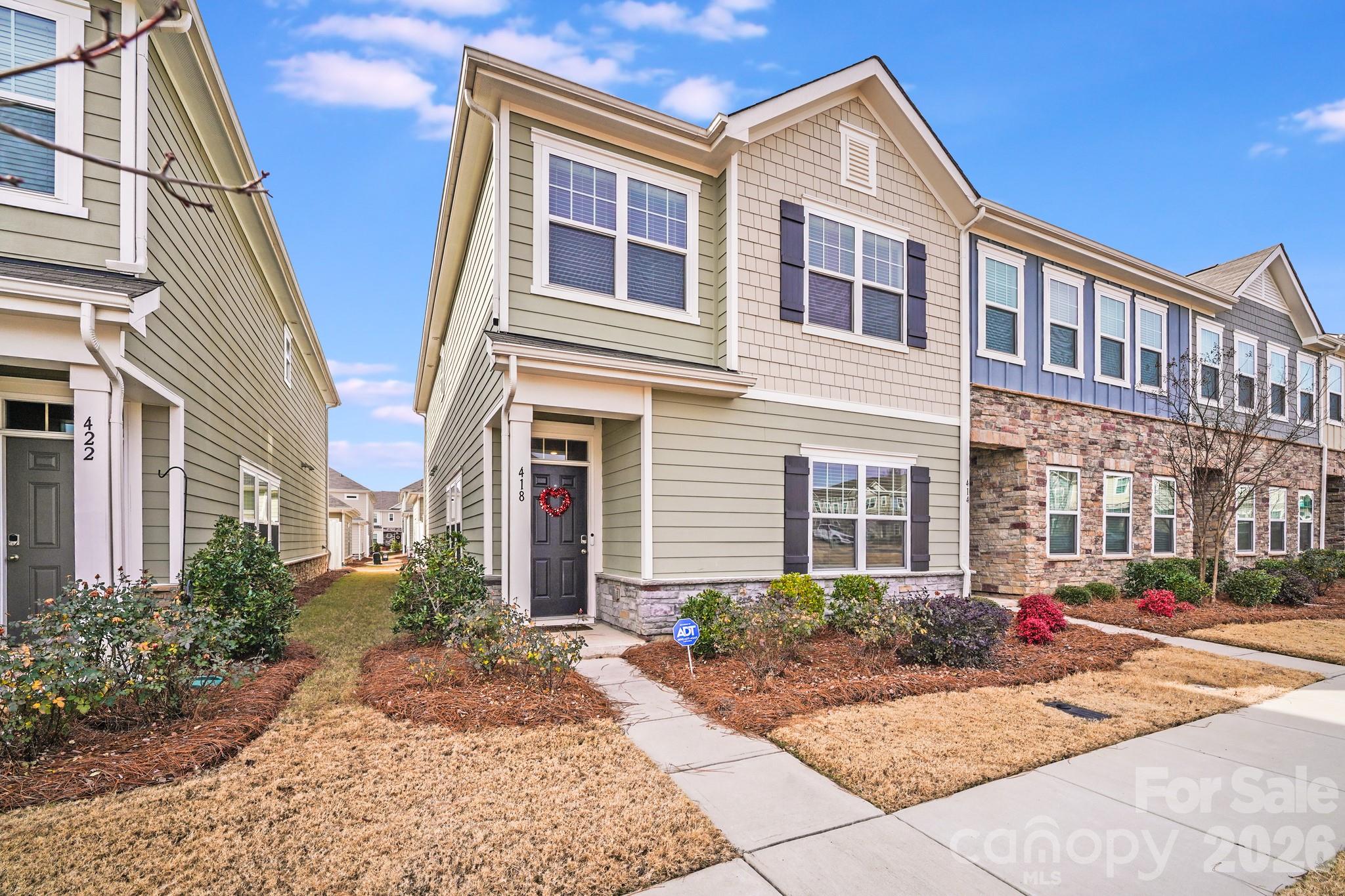 418 Kenwood View Property Photo 1