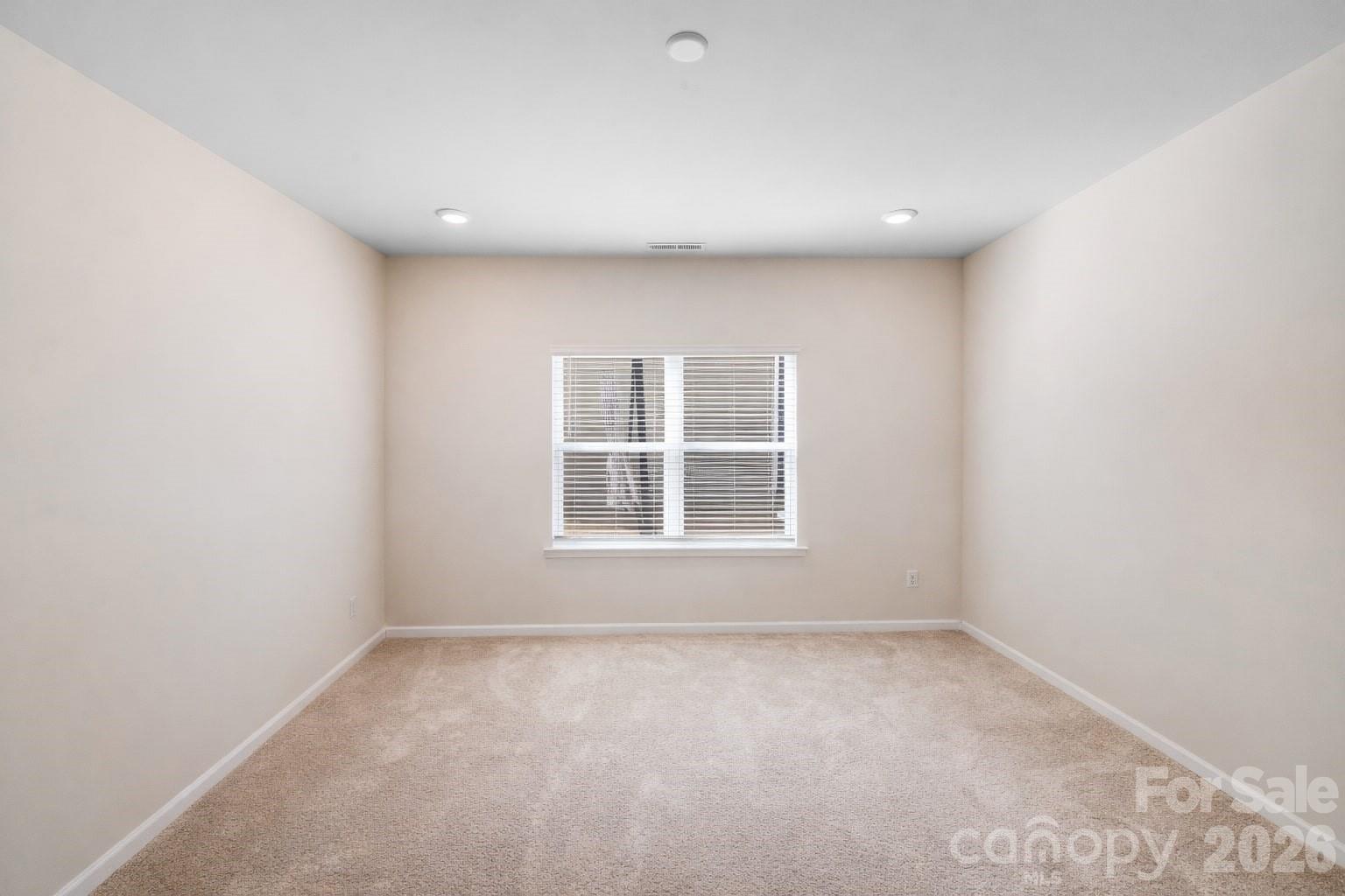 418 Kenwood View Property Photo 7