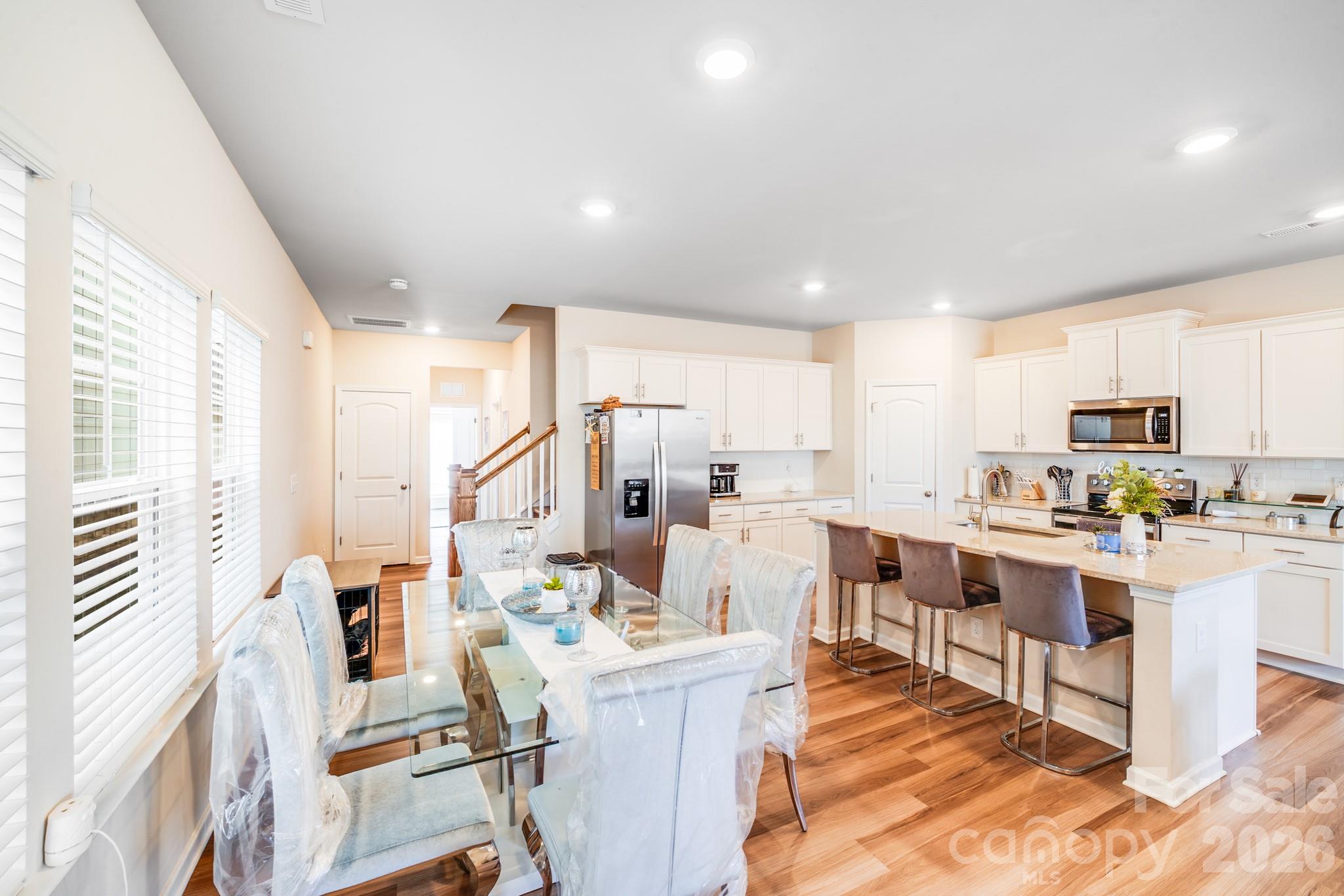 418 Kenwood View Property Photo 15