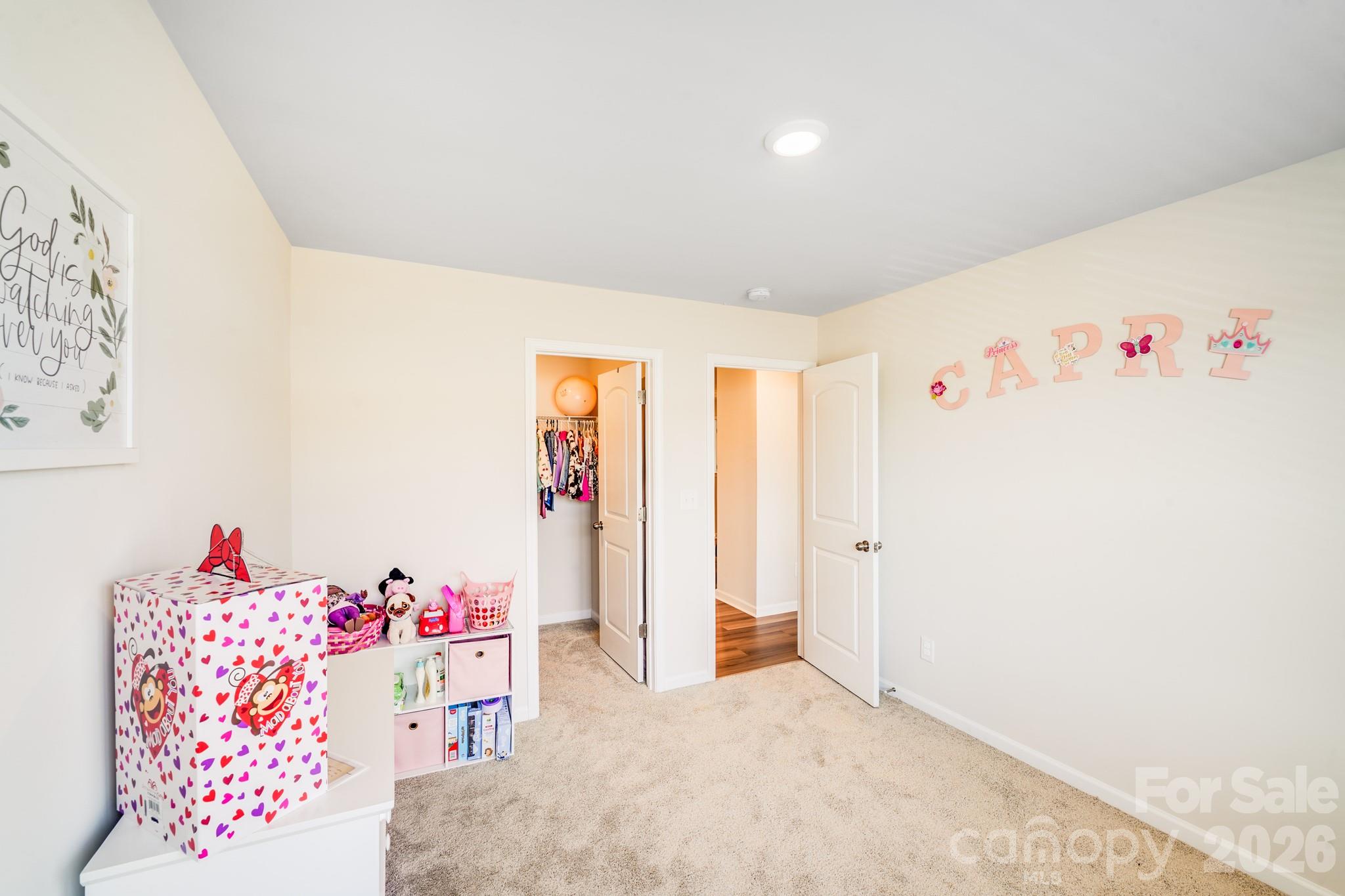 418 Kenwood View Property Photo 33