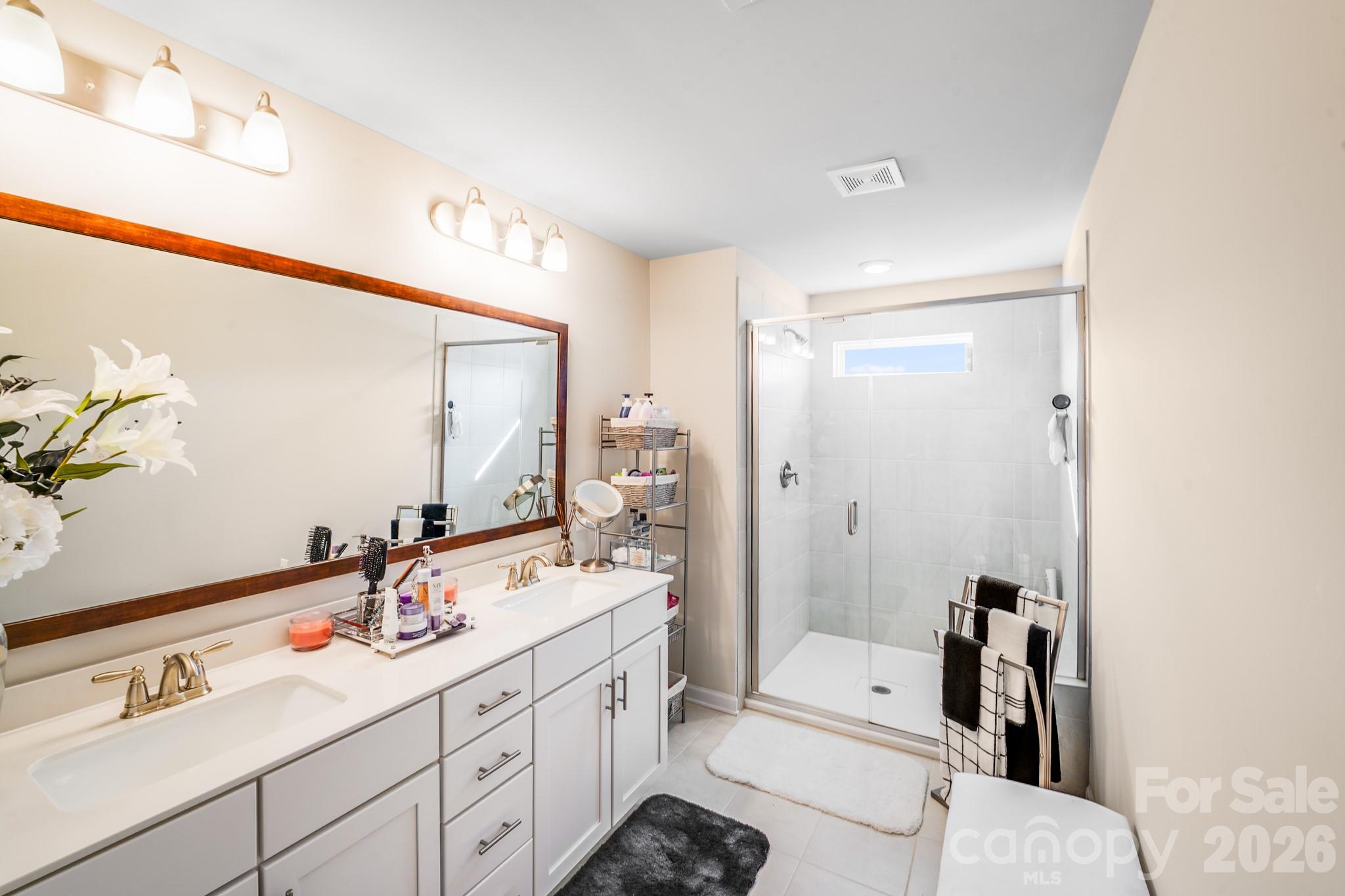 418 Kenwood View Property Photo 38