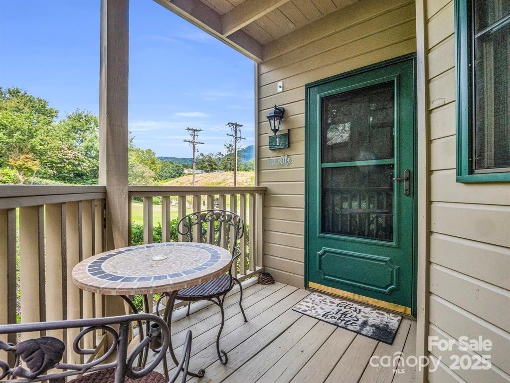 160 Whitney Boulevard Property Photo 1