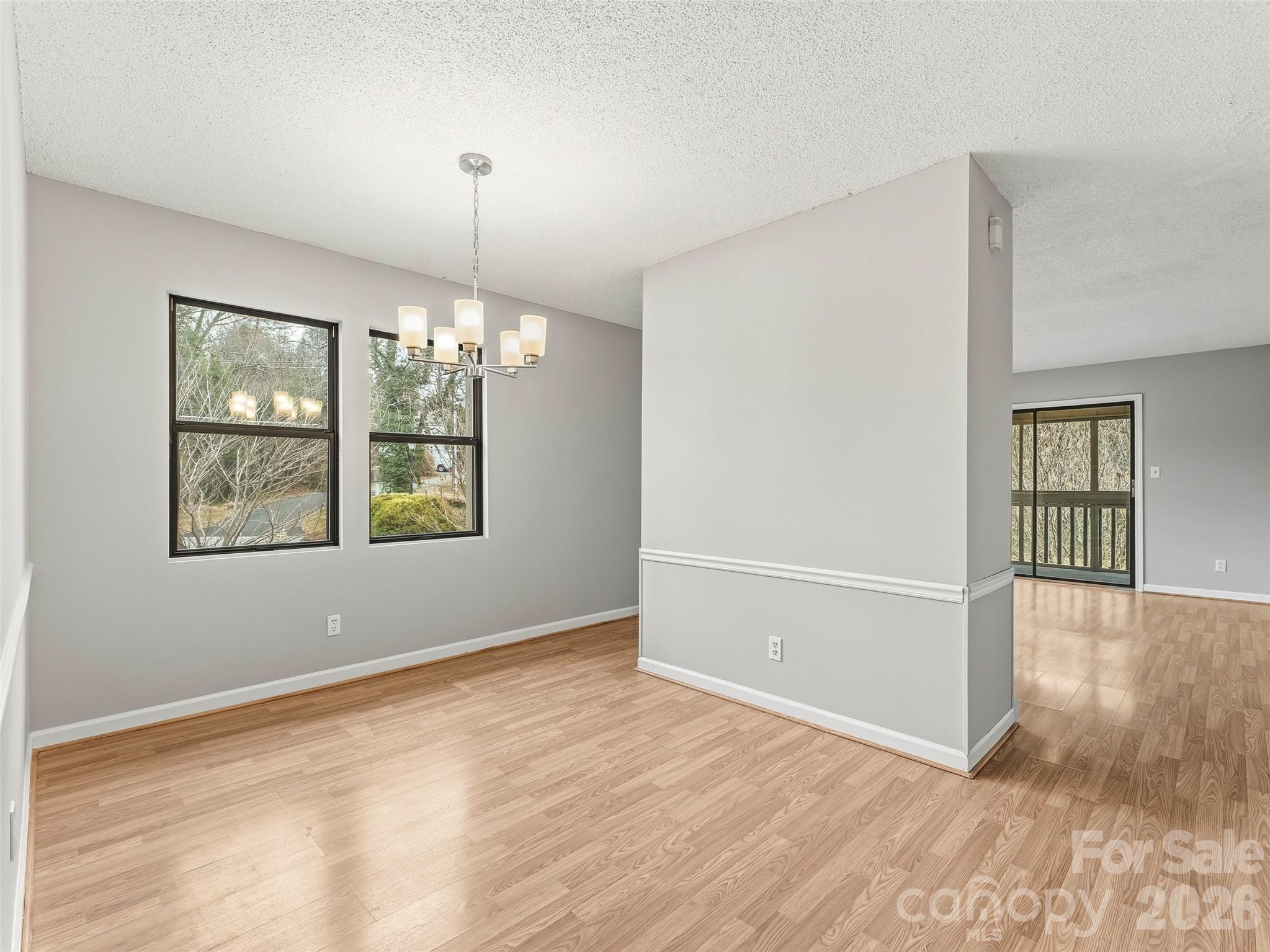 102 Abbey Circle Property Photo 5