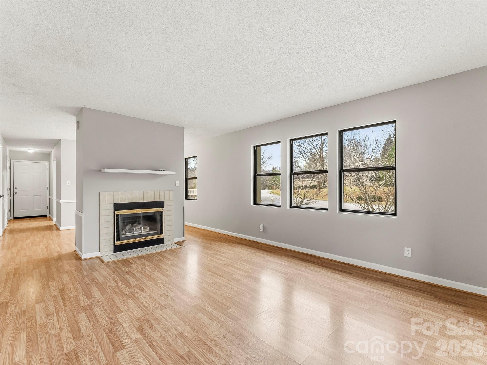 102 Abbey Circle Property Photo 7