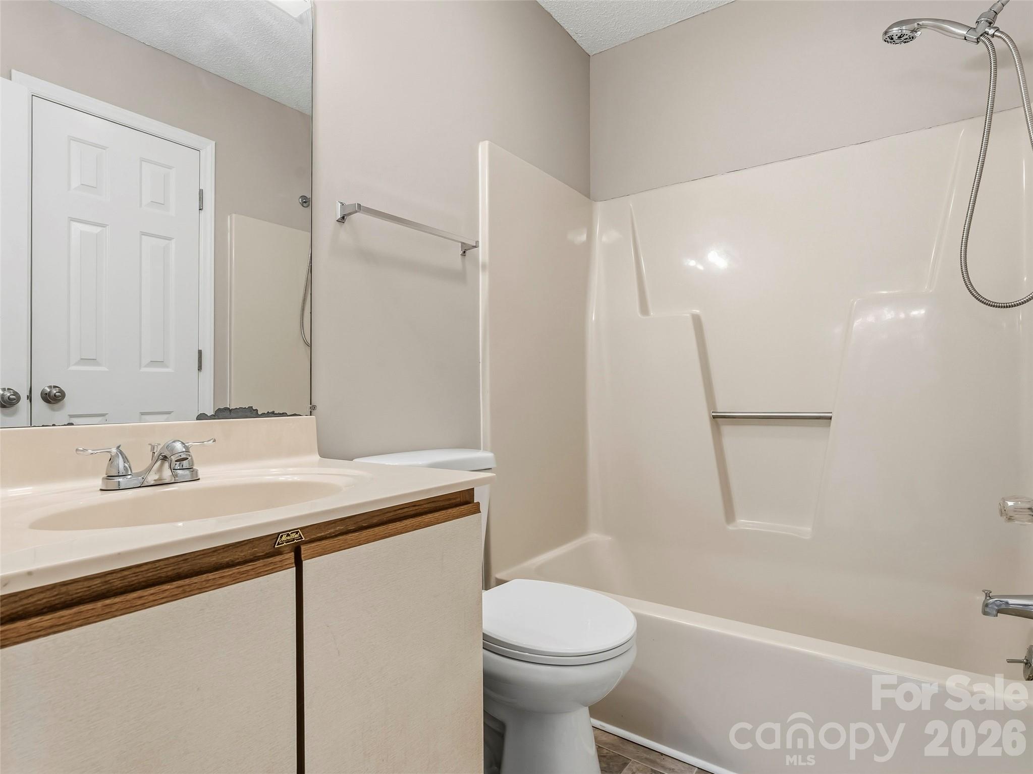 102 Abbey Circle Property Photo 15
