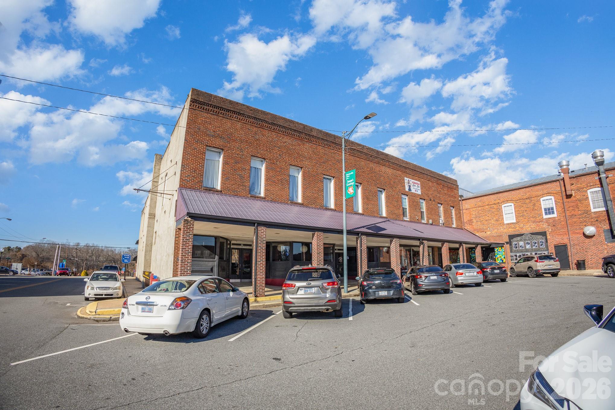 59 Court Square Property Photo 2