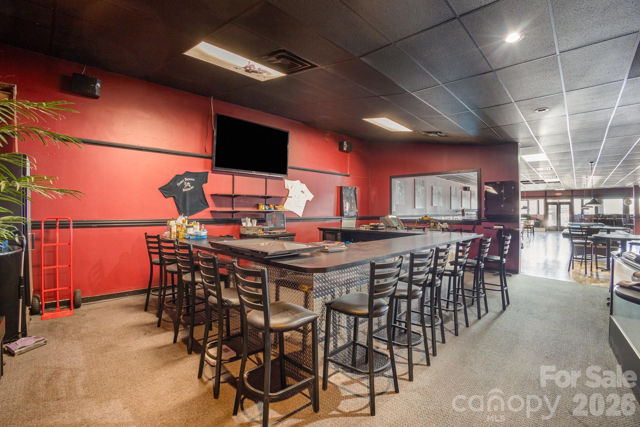 59 Court Square Property Photo 14