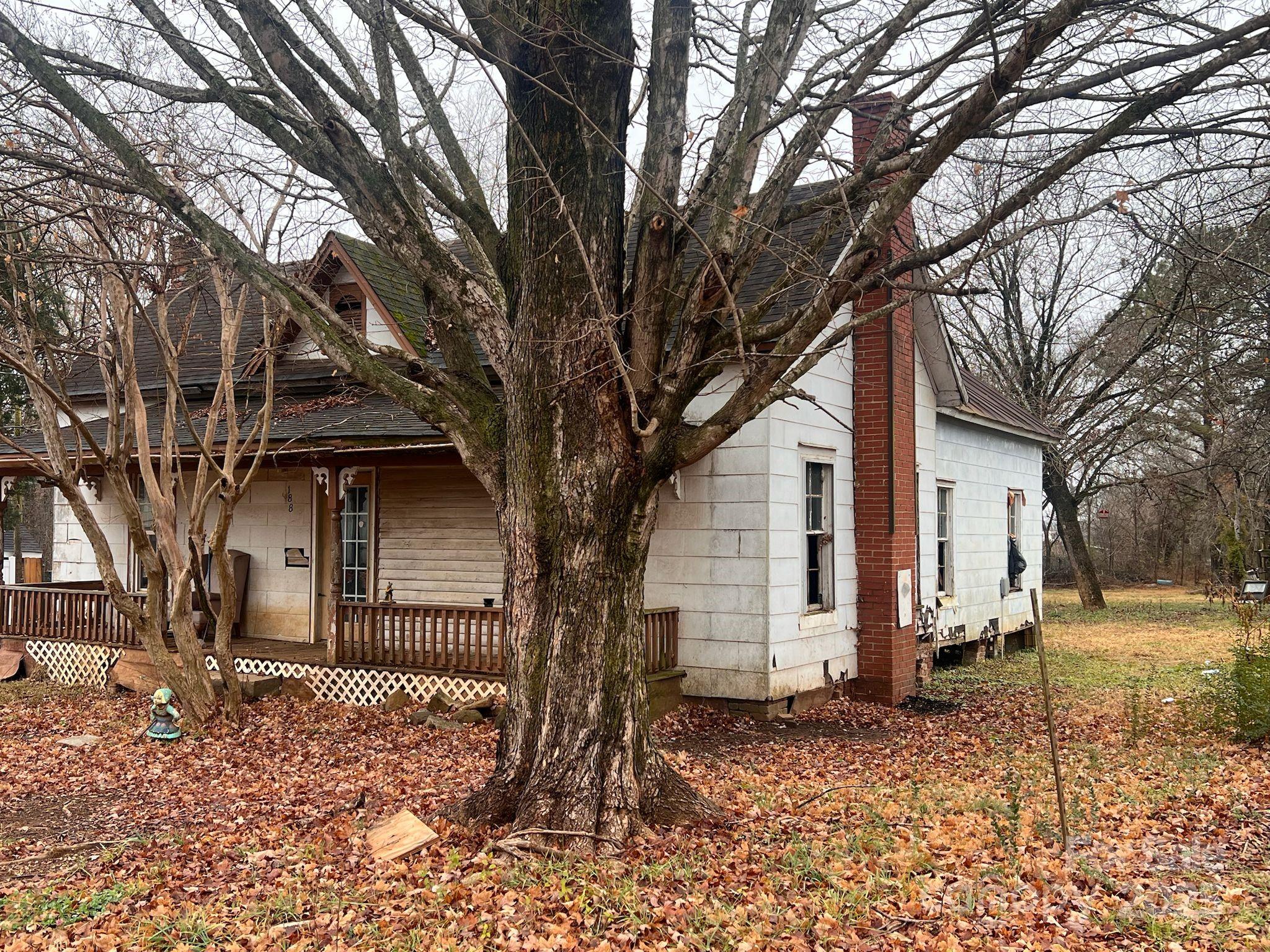 188 Wall Street Property Photo 6