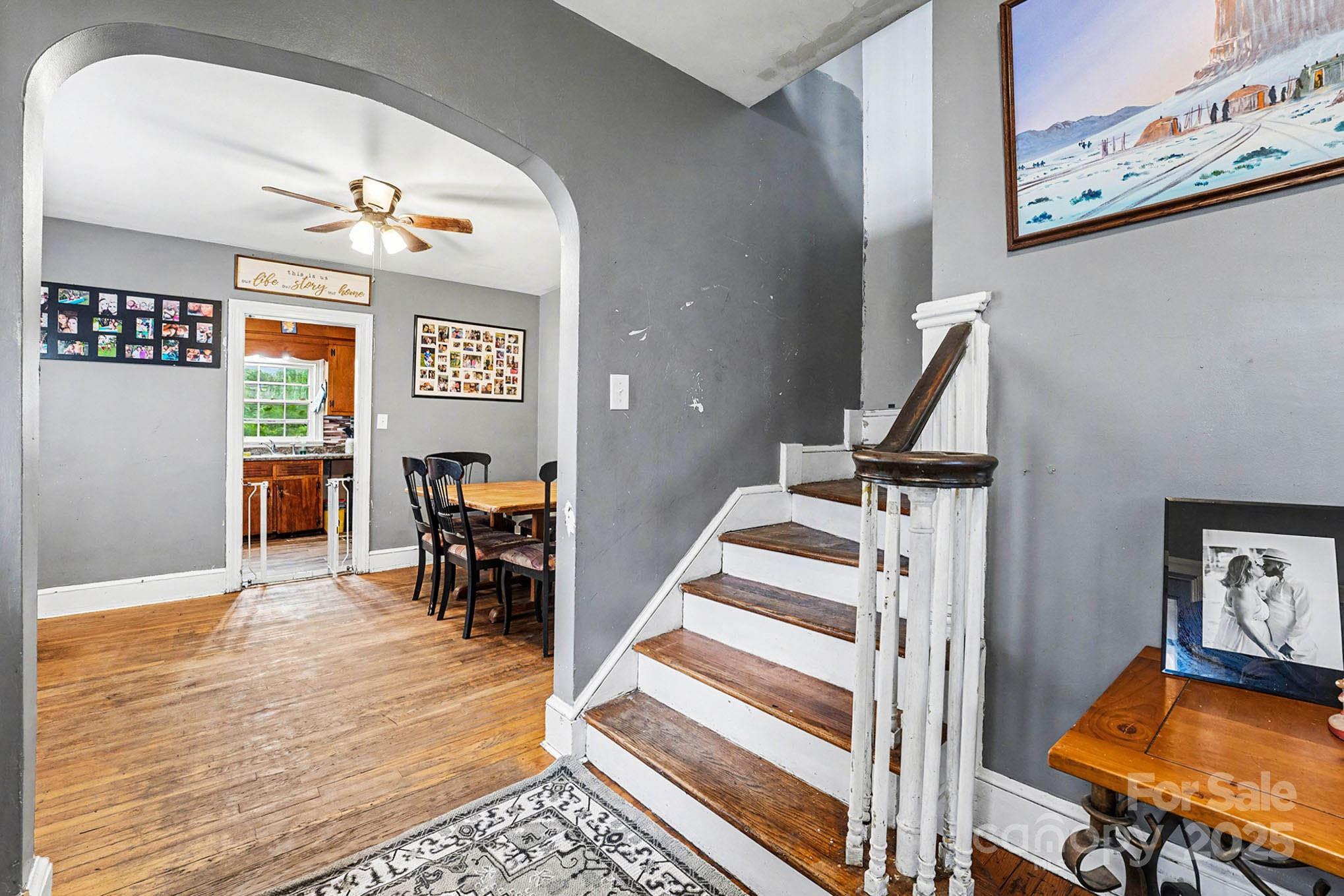 109 S Austin Street Property Photo 3
