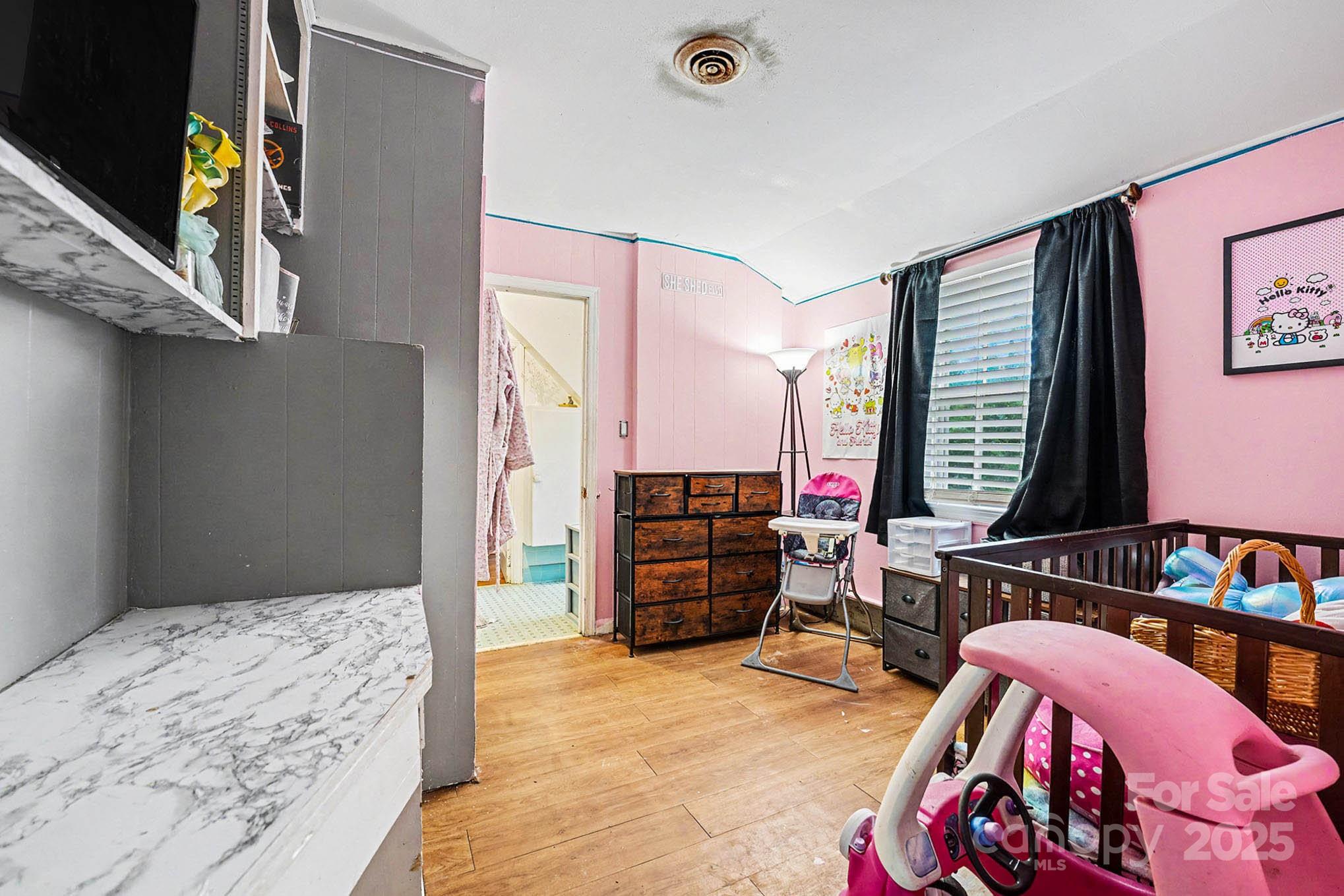 109 S Austin Street Property Photo 18