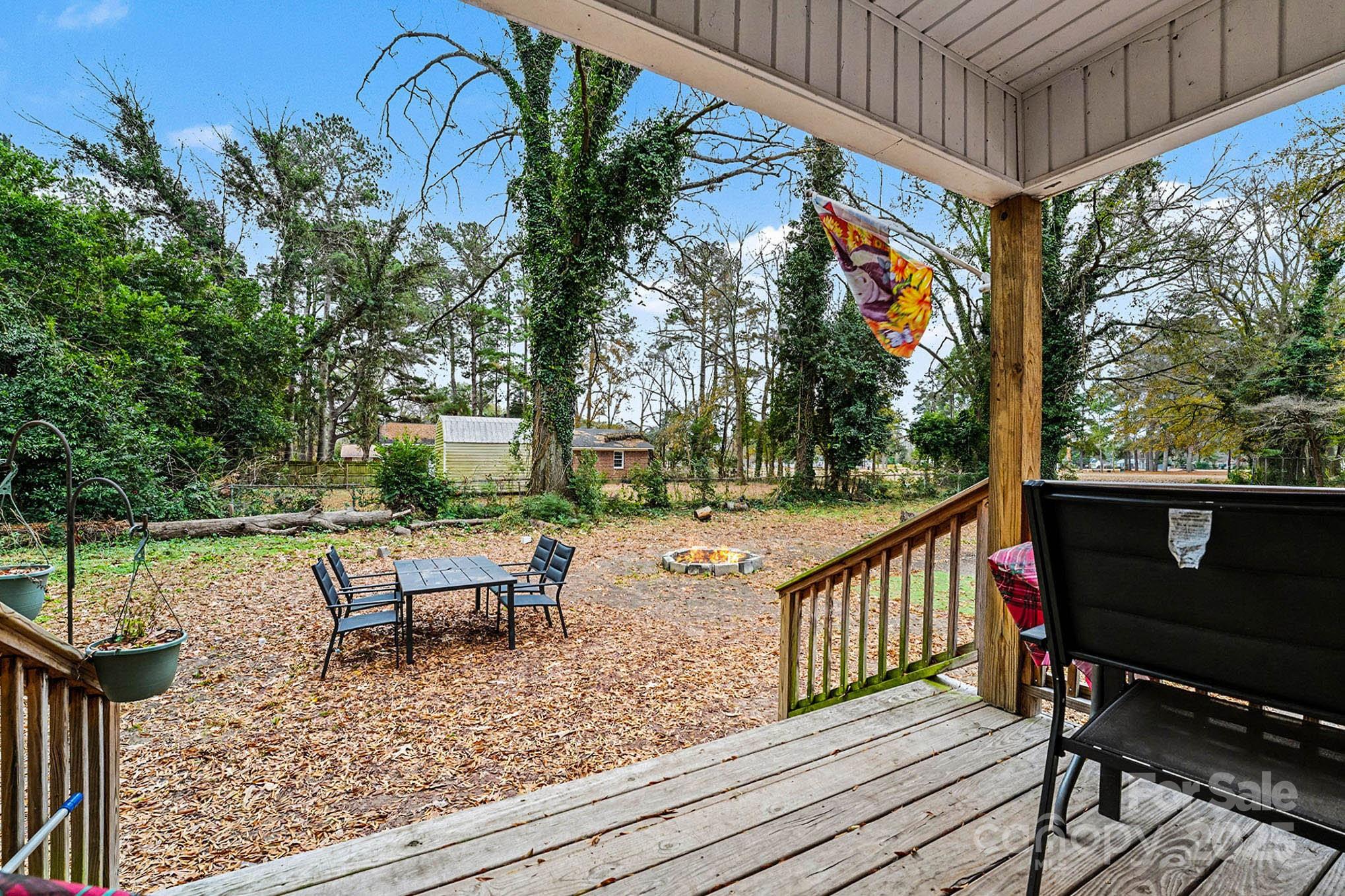 109 S Austin Street Property Photo 27