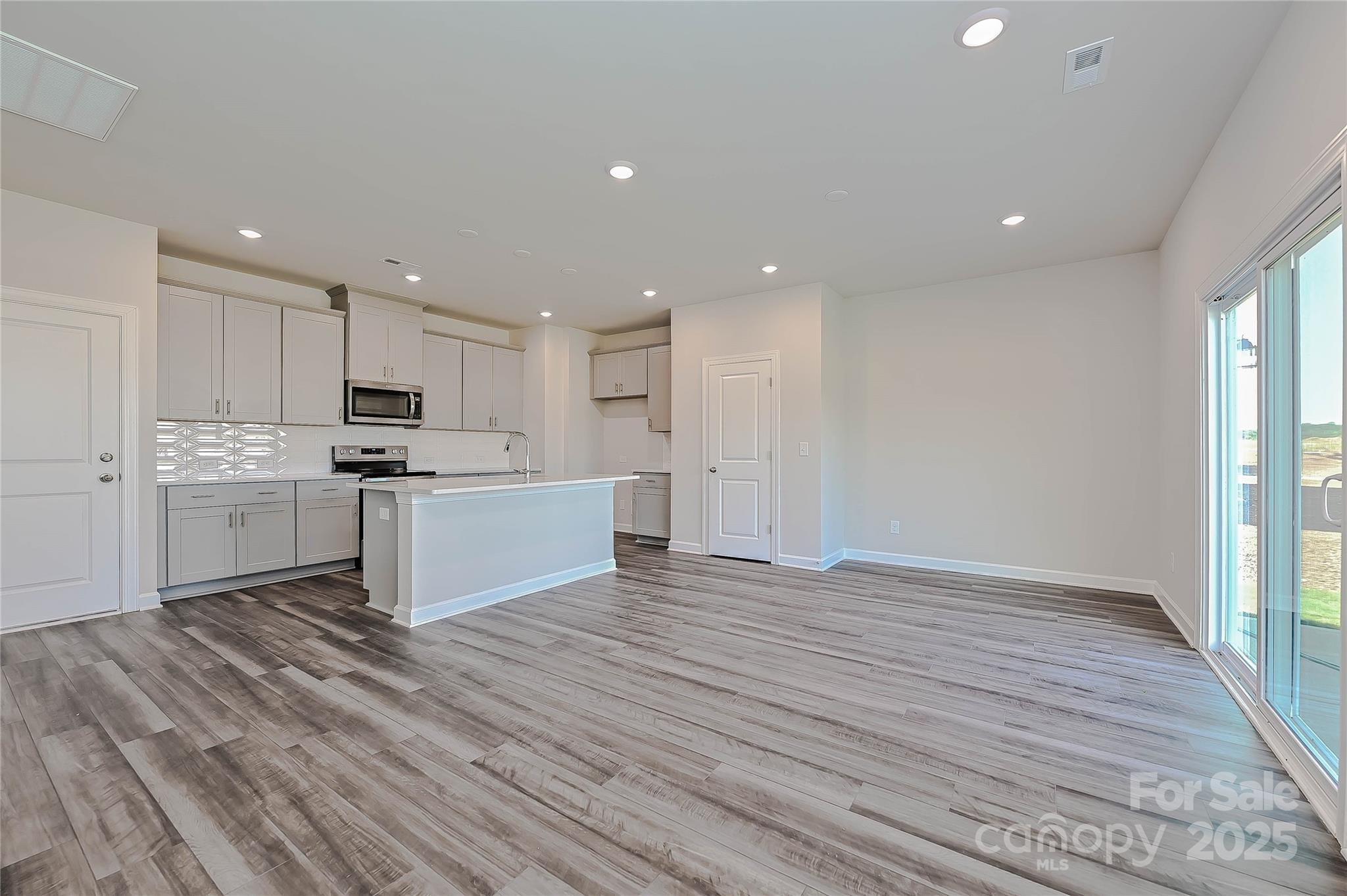 1313 30th Street Lane Property Photo 6
