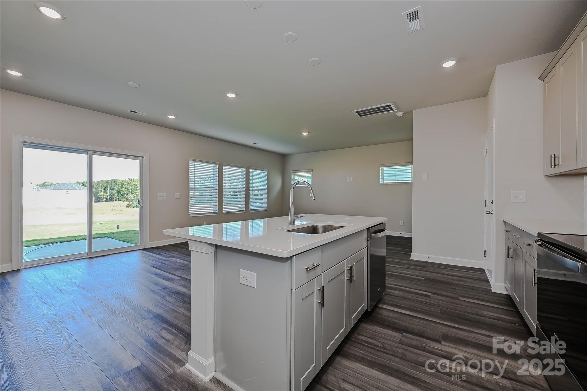 1313 30th Street Lane Property Photo 9